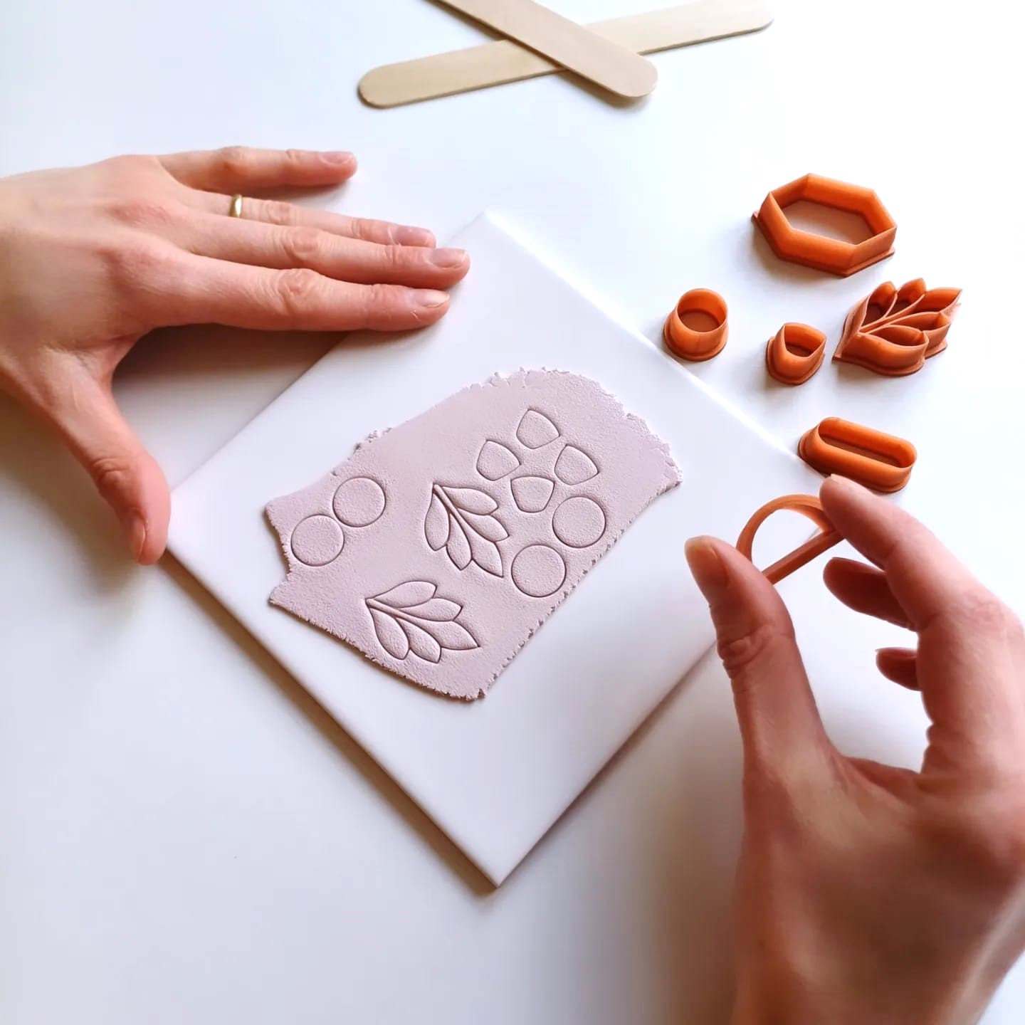 Online workshop oorbellen maken met polymeerklei - Foto