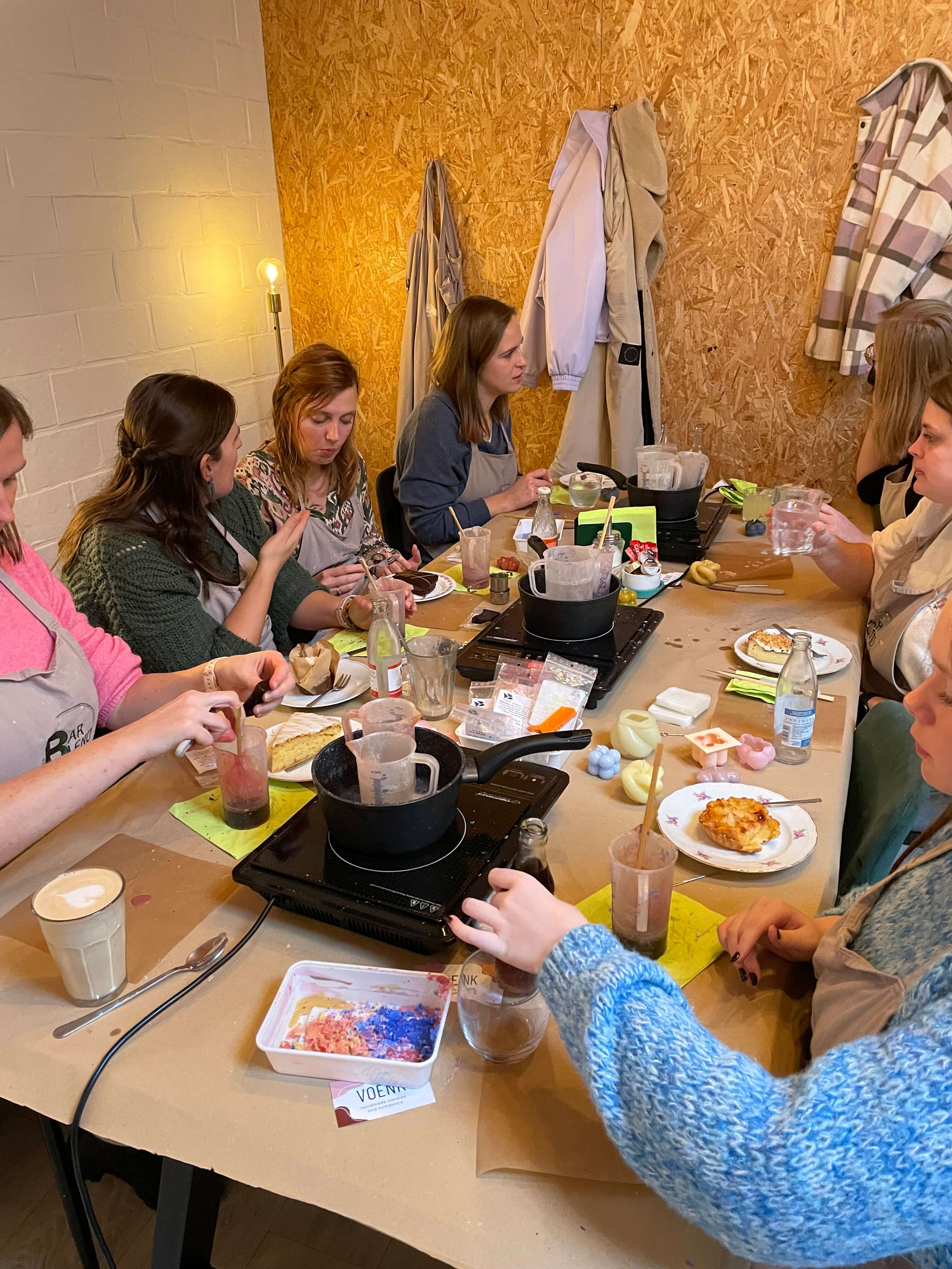 vrijgezellenworkshop kaarsen maken (privé) - Foto