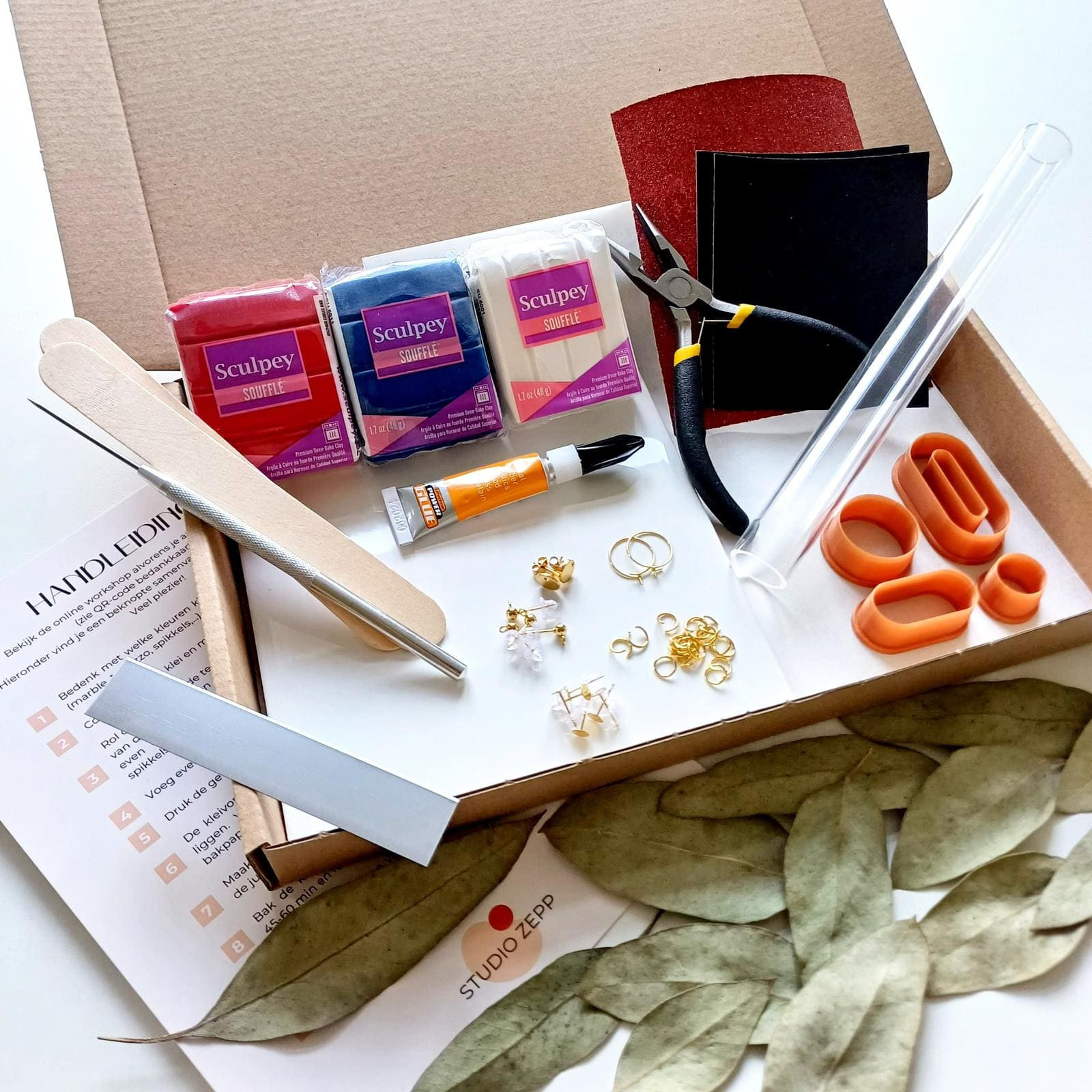 DIY pakket - oorbellen maken met polymeerklei - Foto