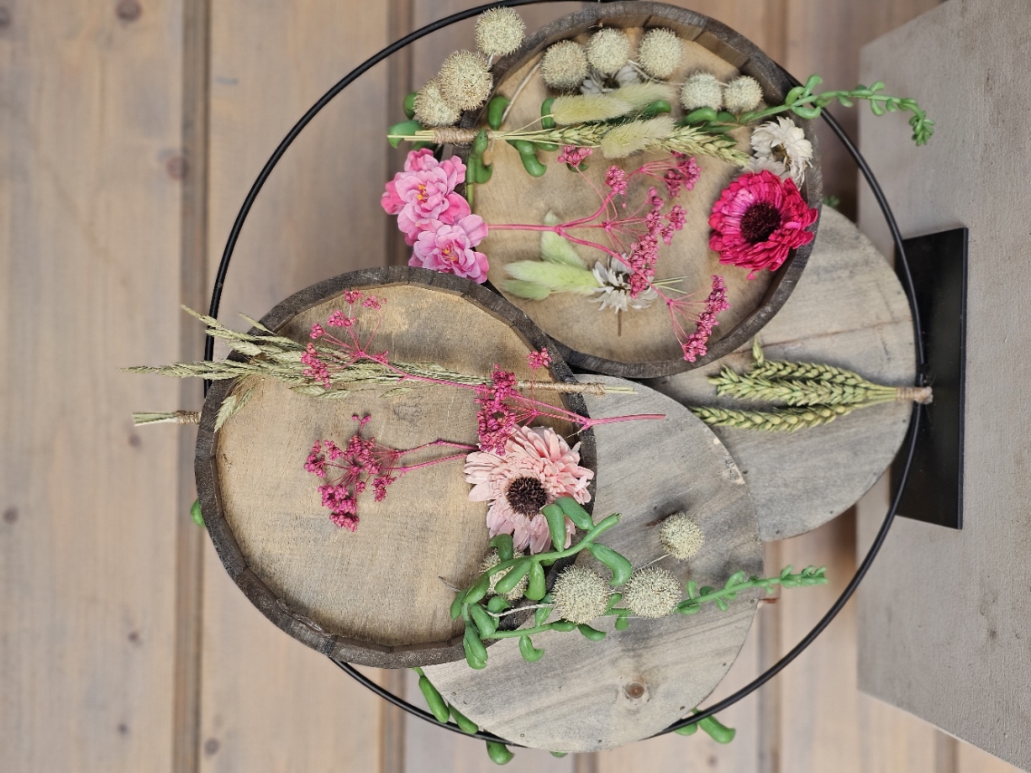 Bloemworkshop Ring op een vernieuwende manier opgevuld. - Foto