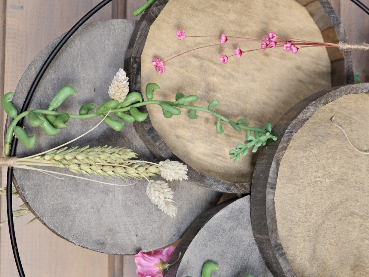 Bloemworkshop Ring op een vernieuwende manier opgevuld. - Foto