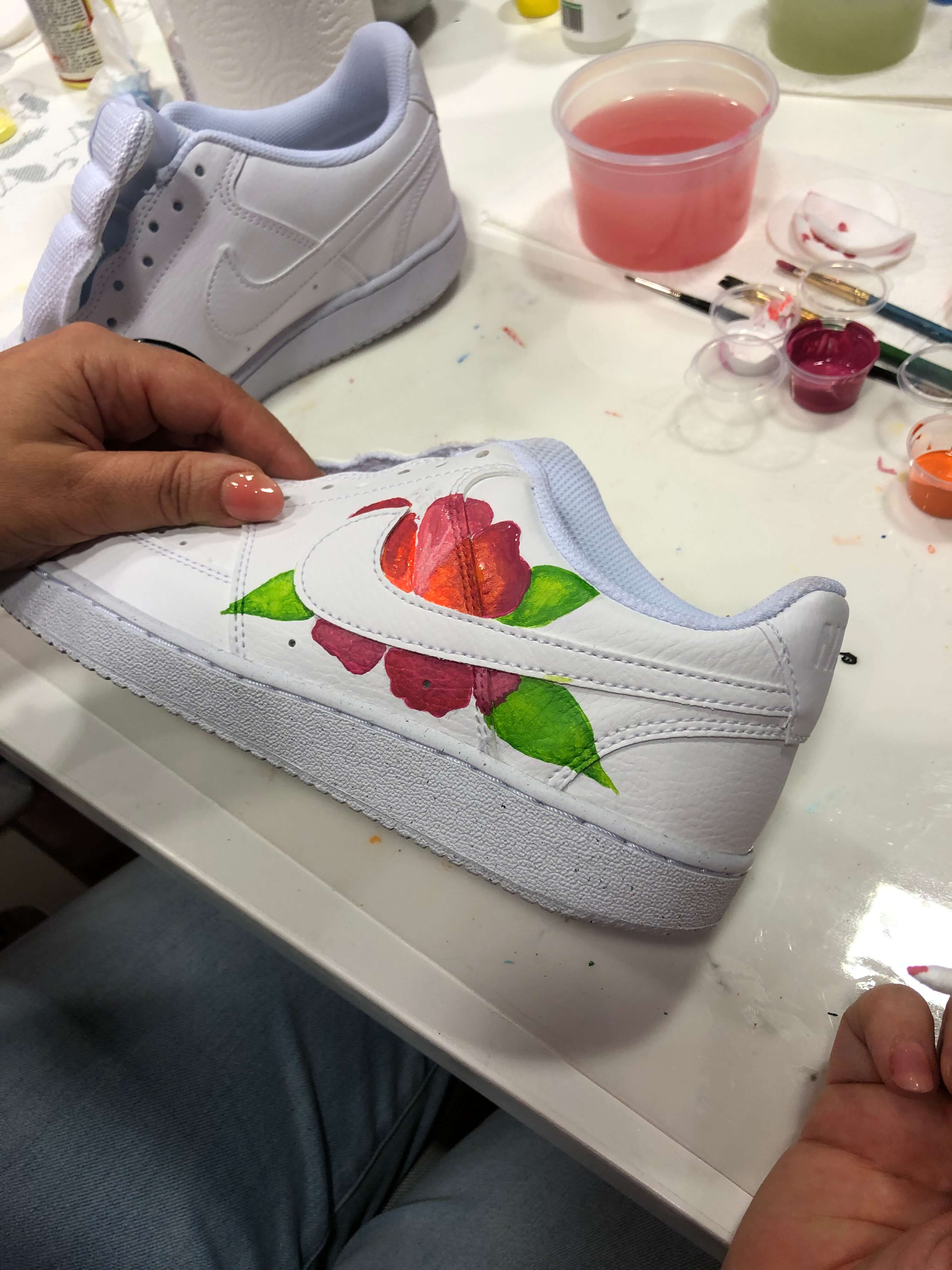 Workshop sneakers pimpen op locatie - Foto