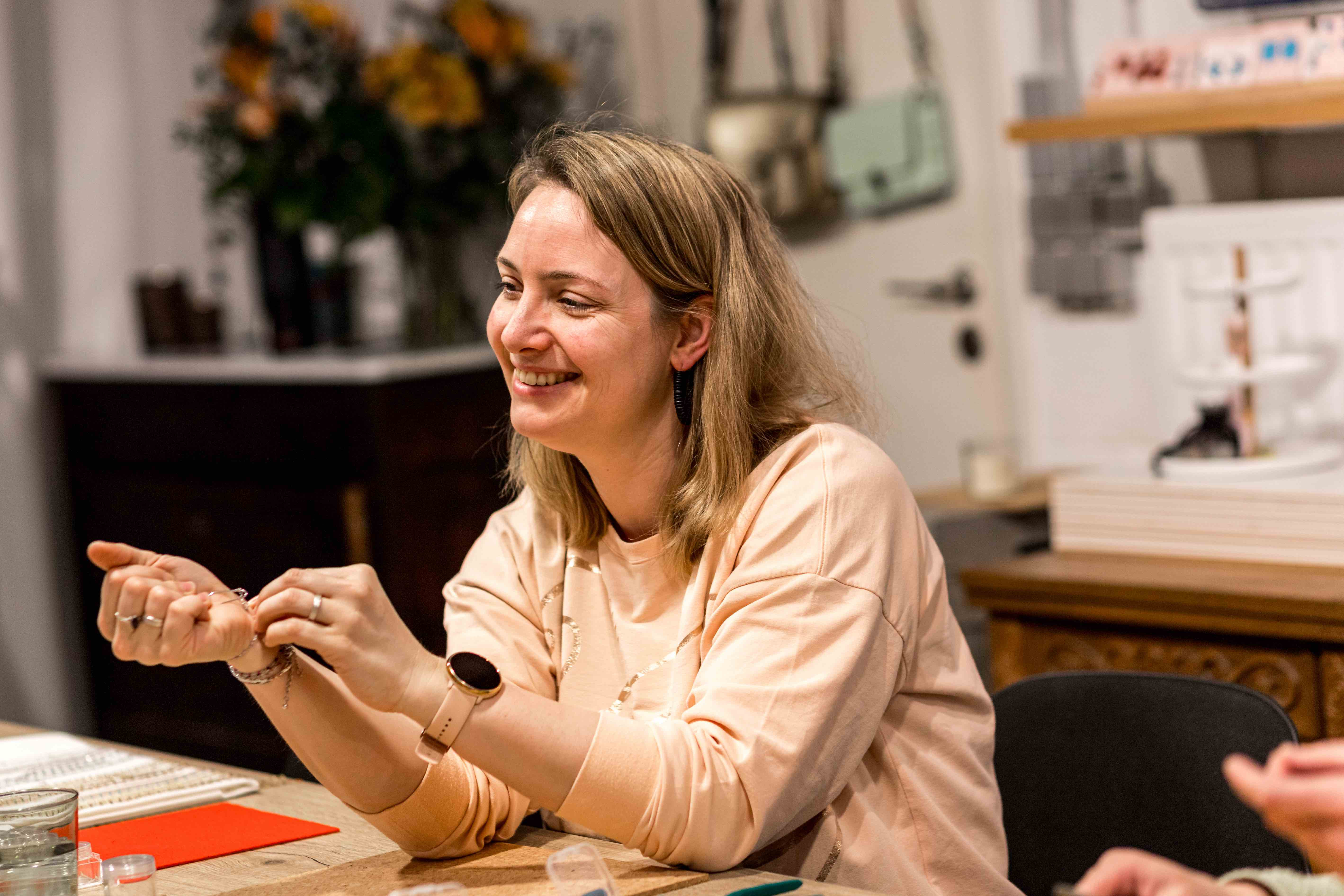 Juwelen DUO workshop - Armbanden maken - rijgtechniek - Foto
