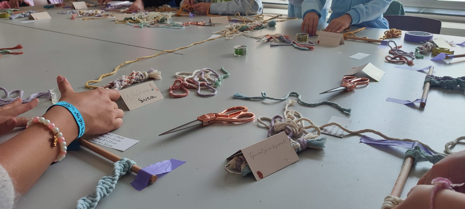 Walk in workshop macramé sleutelhangers - Foto