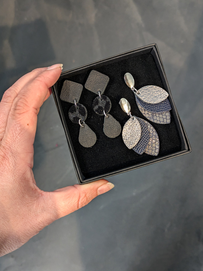 Oorbellen in leer ontwerpen - Foto