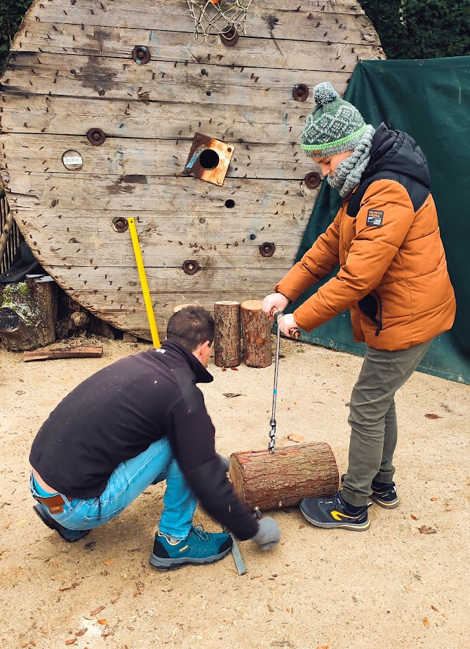 Zweedse fakkel maken - Foto