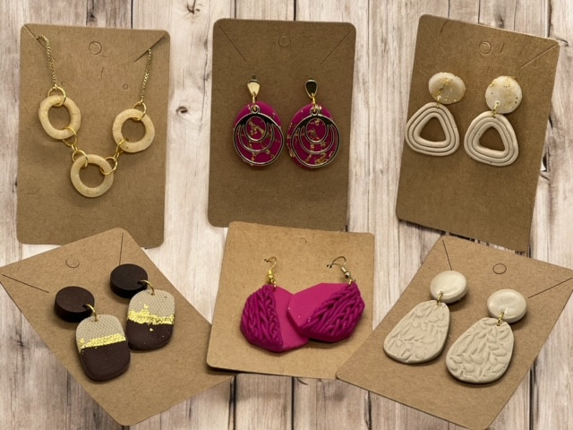 Juwelen maken uit polymeerklei (fimo) - Foto