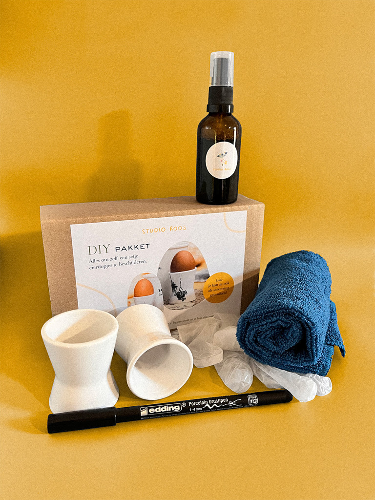 DIY pakket - eierdopjes versieren (porcelain painting) - Foto