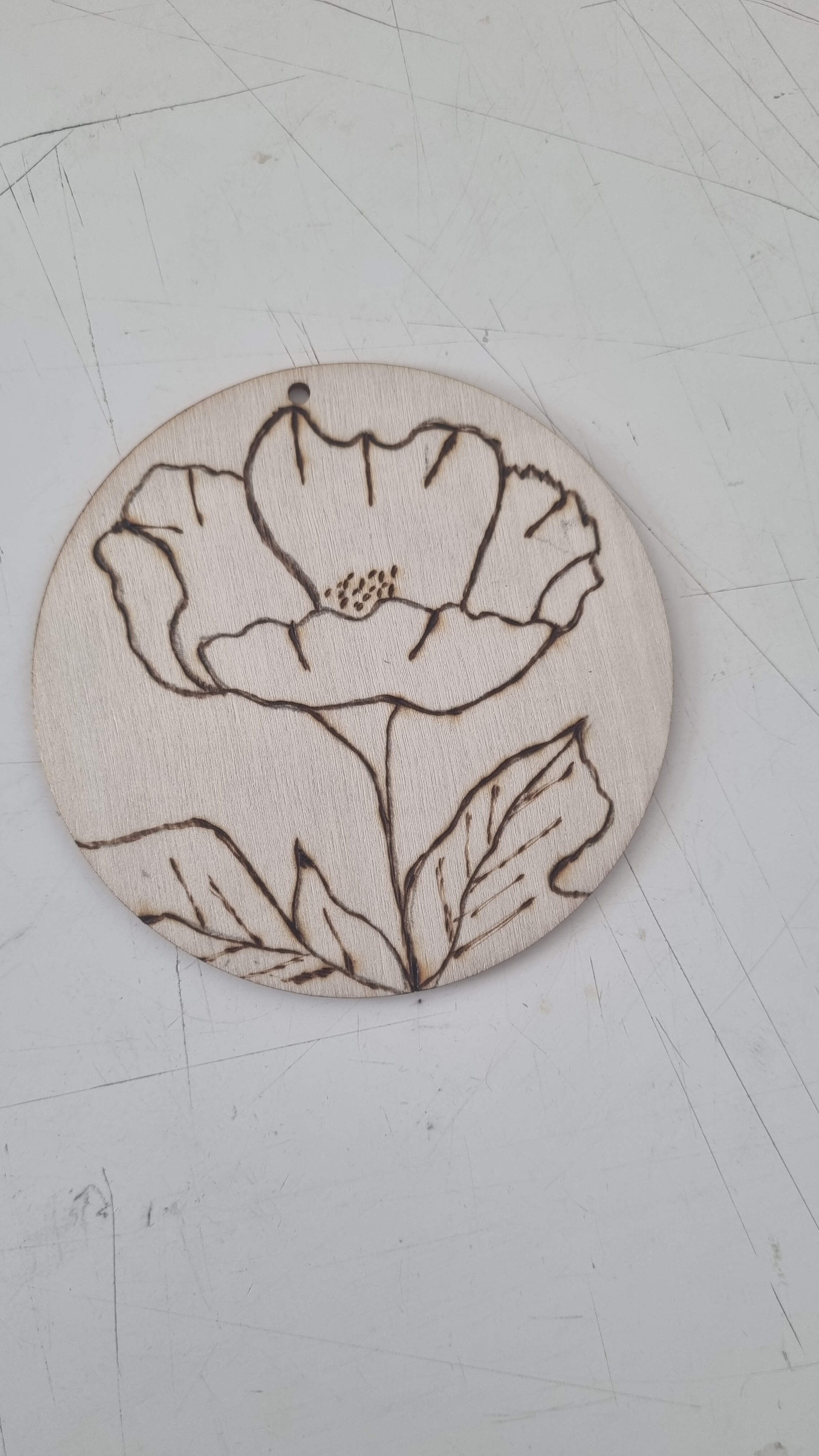 Pyrografie of houtbranden in combinatie met aquarel - Foto