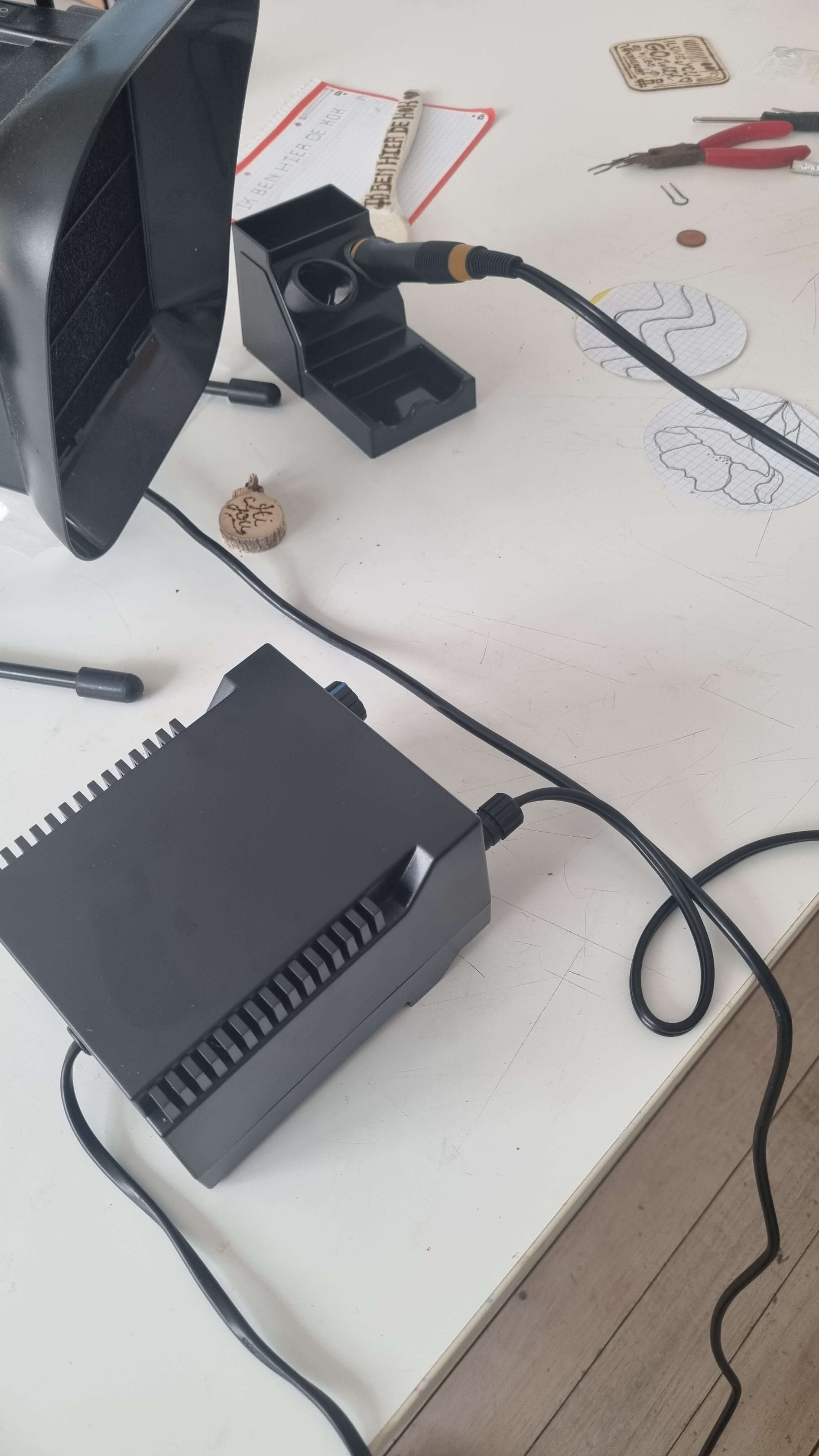 Pyrografie of houtbranden in combinatie met aquarel - Foto