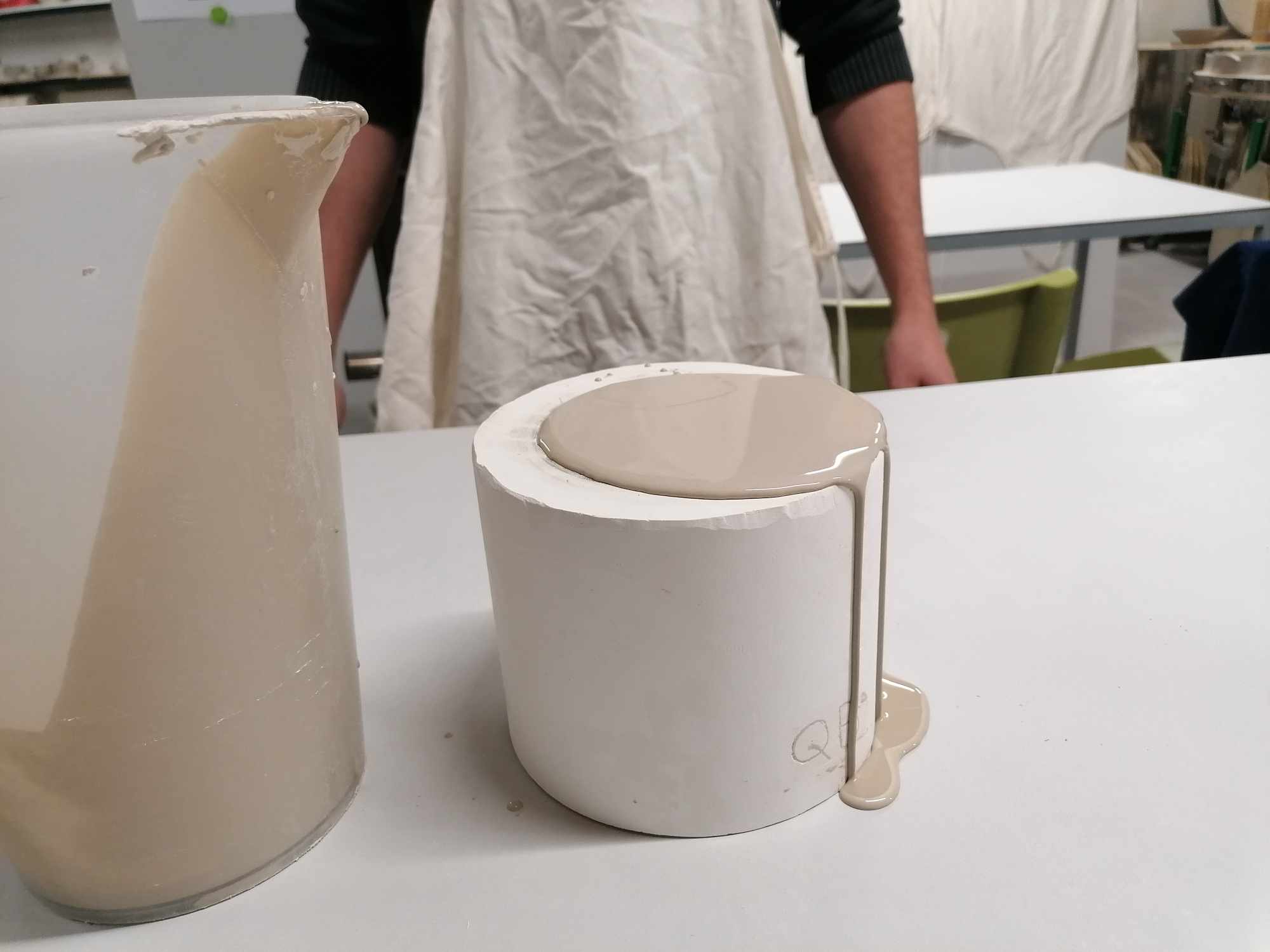 Pottendraaien/boetseren/sculpteren - Foto