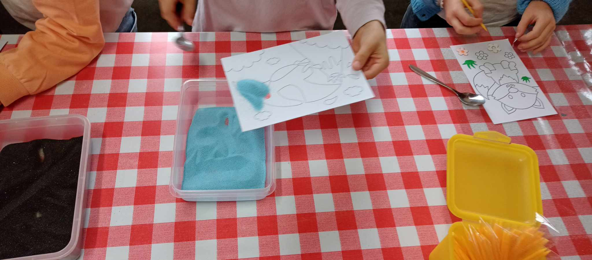 toveren met zand - Foto