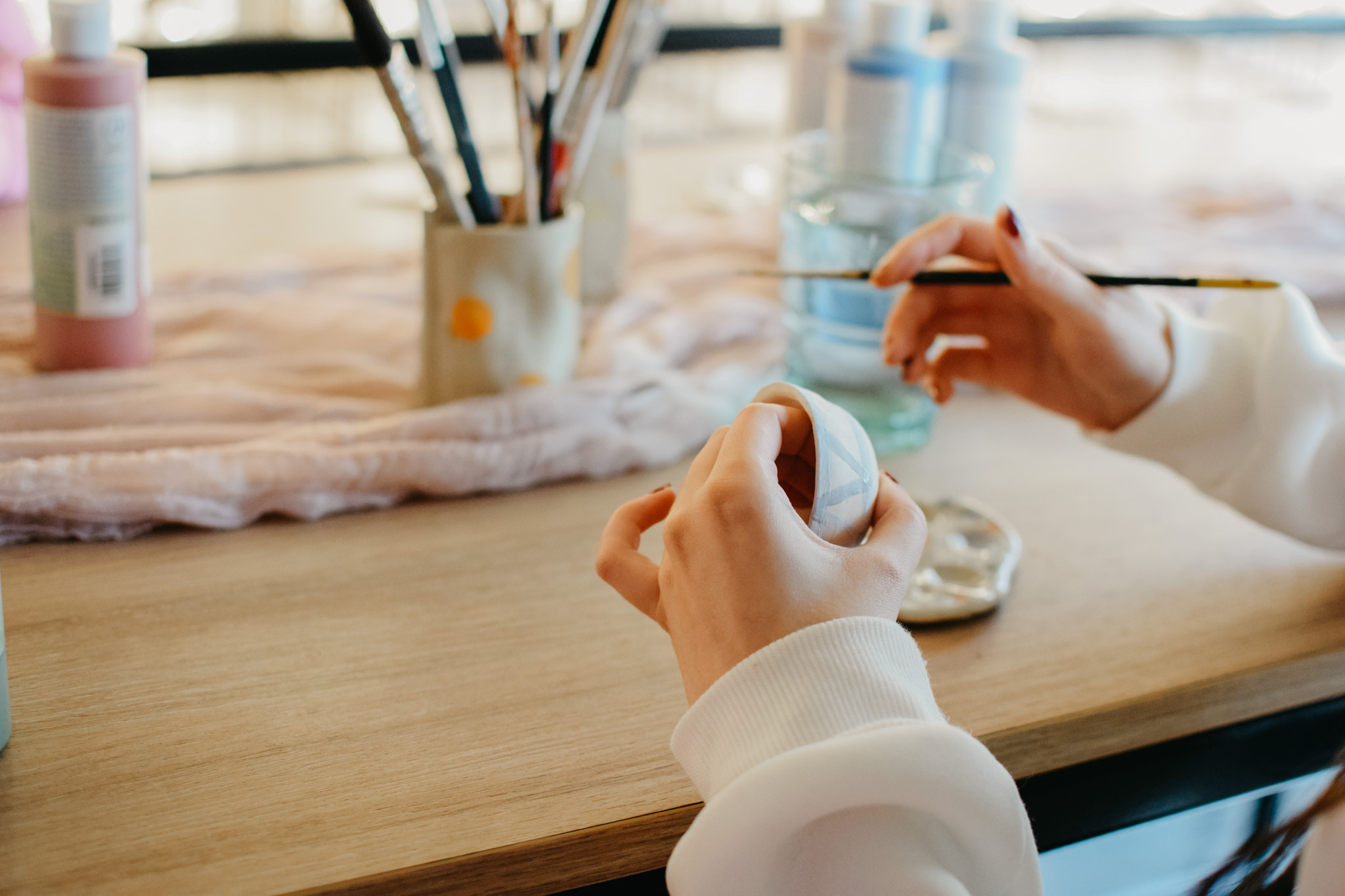 Pottery Painting & Sip Workshop @ De Vleeshalle 🎨🍸 15u-17u - Foto