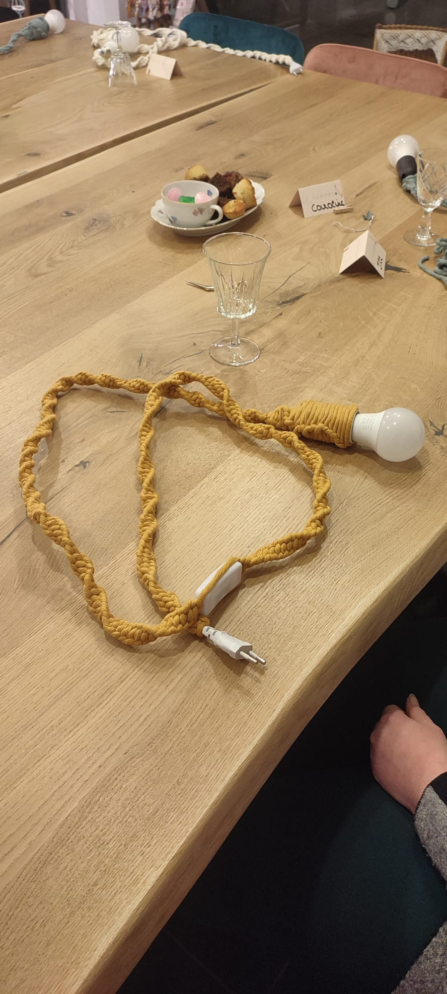 Macramé Teambuilding: knoop voor knoop naar een creatieve pauze - Foto
