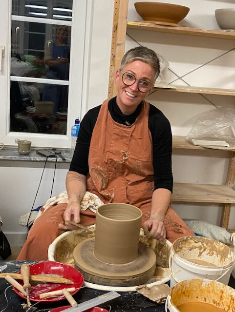 Driedaagse workshop Keramiek - pottenbakken aan de draaischijf. Tijdens het herfstverlof : 16, 17 en 19 februari 2026 - Foto