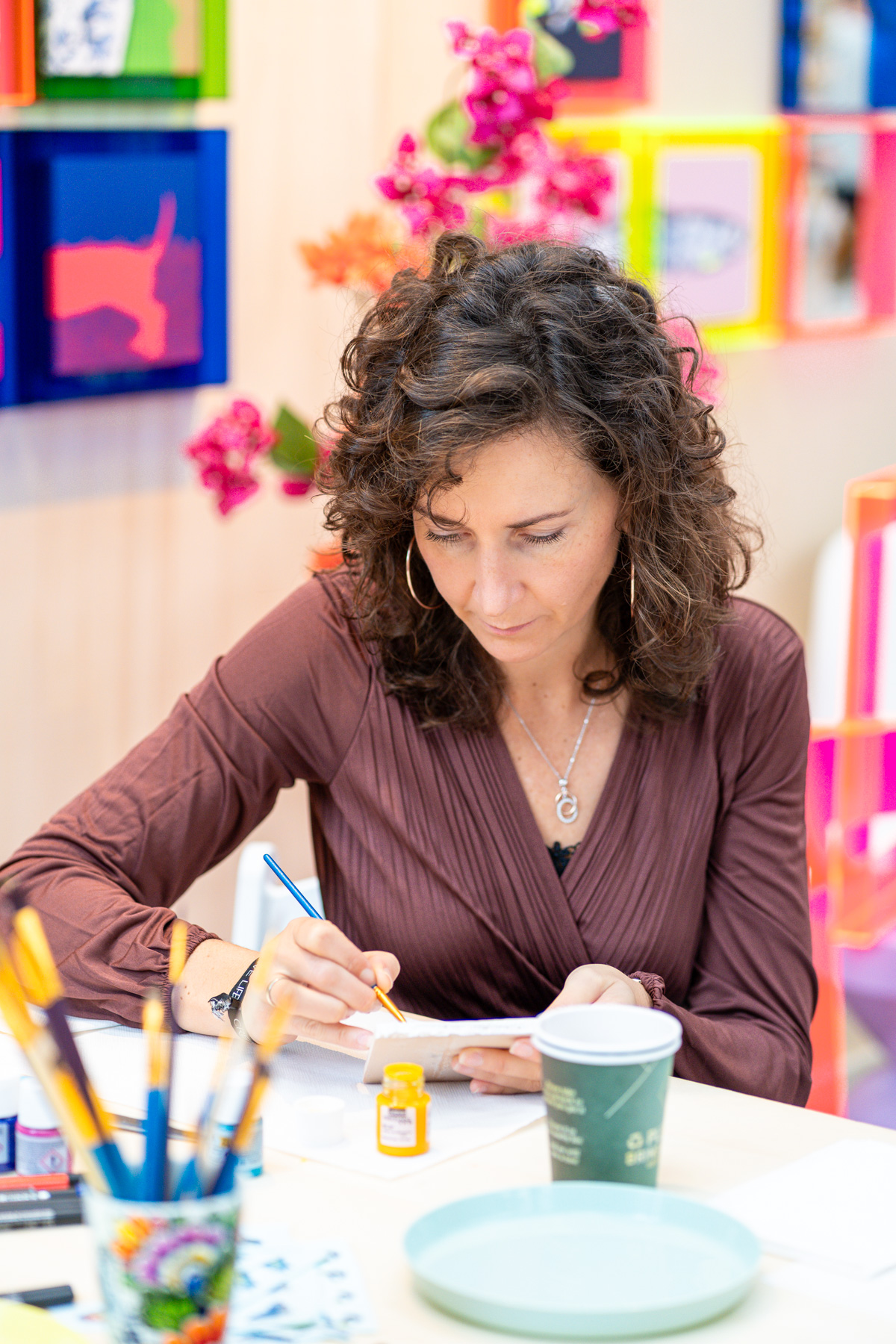 Maak je eigen, unieke tegel in een kleurrijk lijstje en geniet ondertussen van het lekkers van La Sala