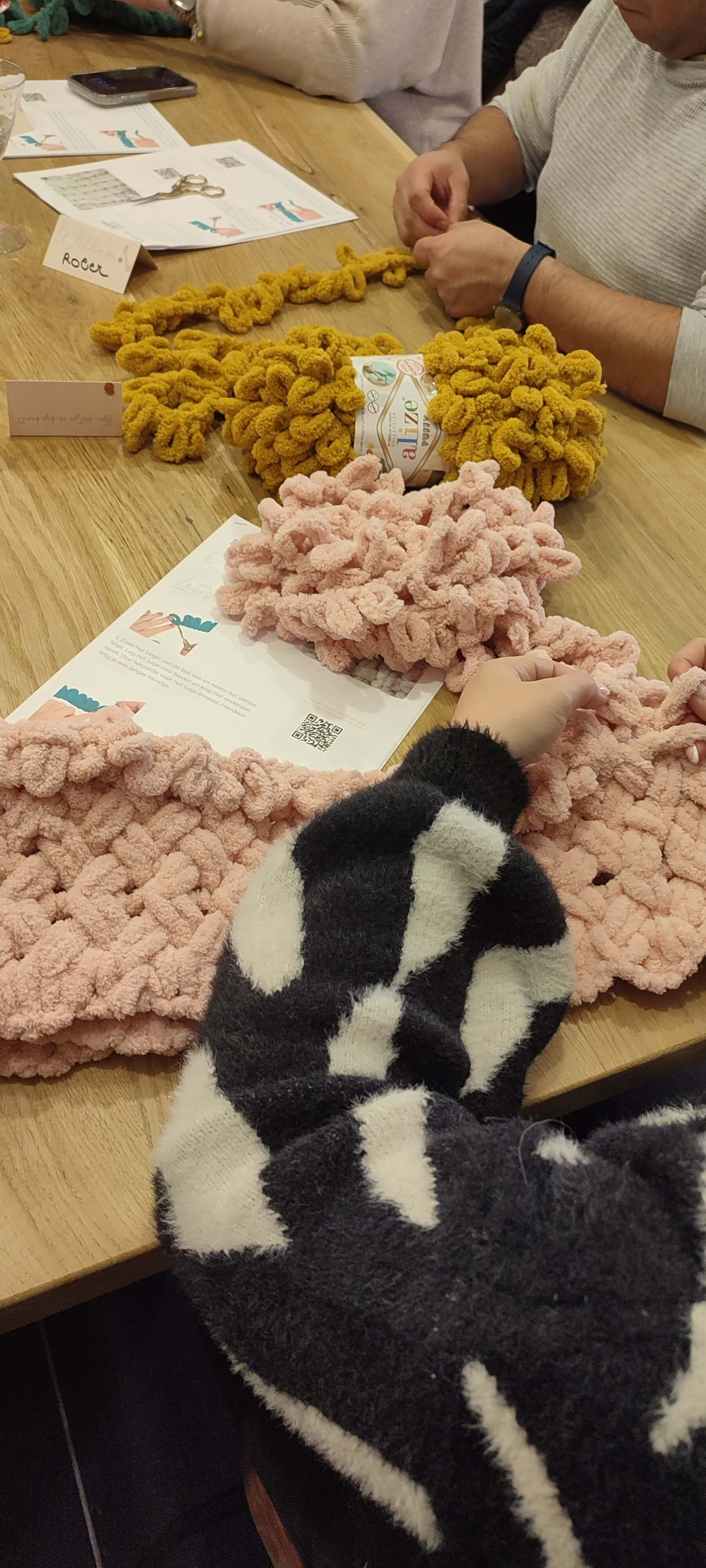 Workshop Handbreien - de visgraatsteek - Foto