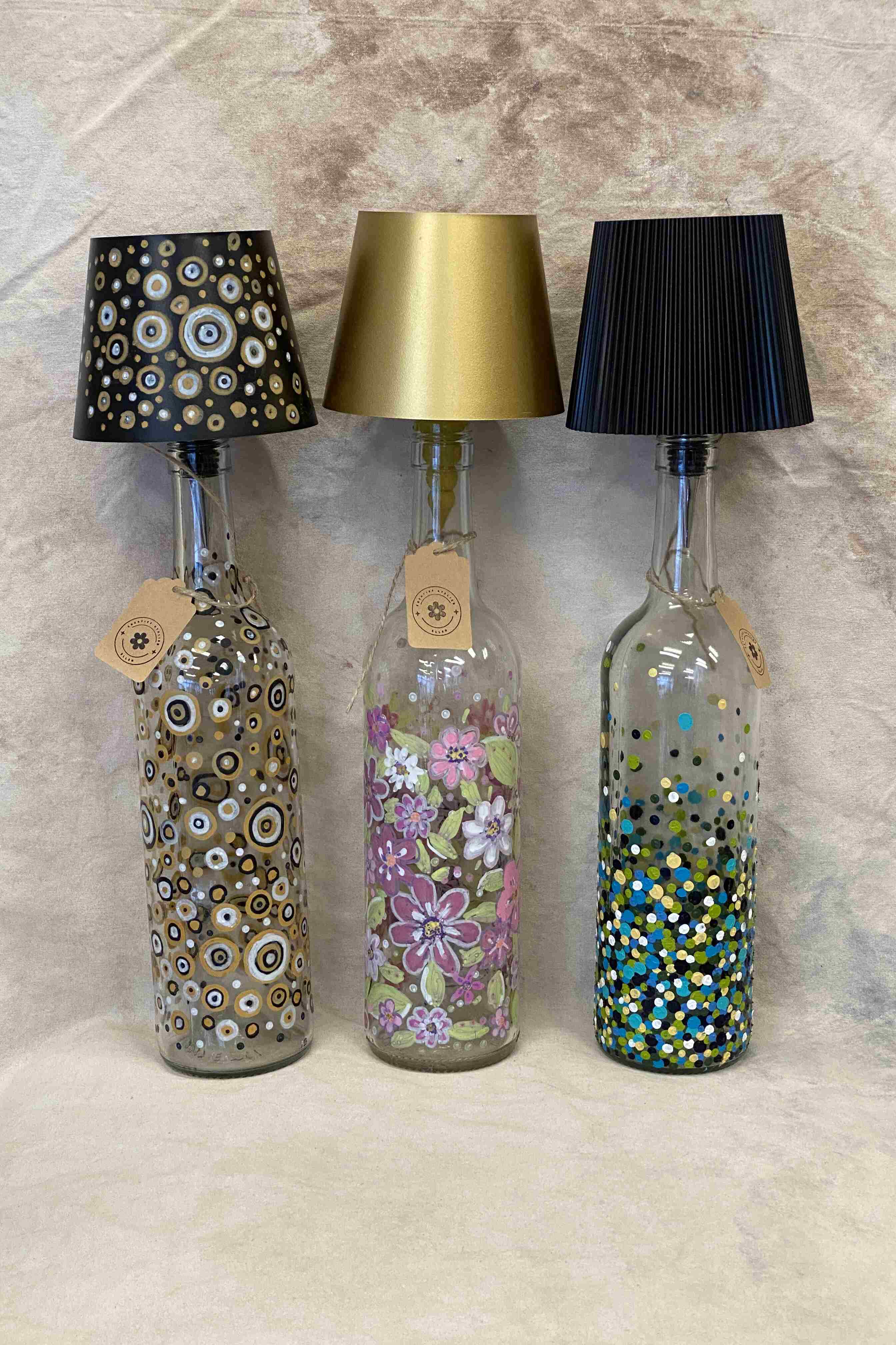 Fles beschilderen met lamp - Foto