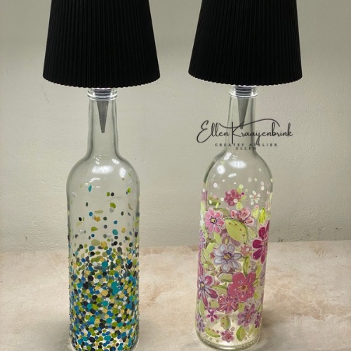 Fles beschilderen met lamp - Foto