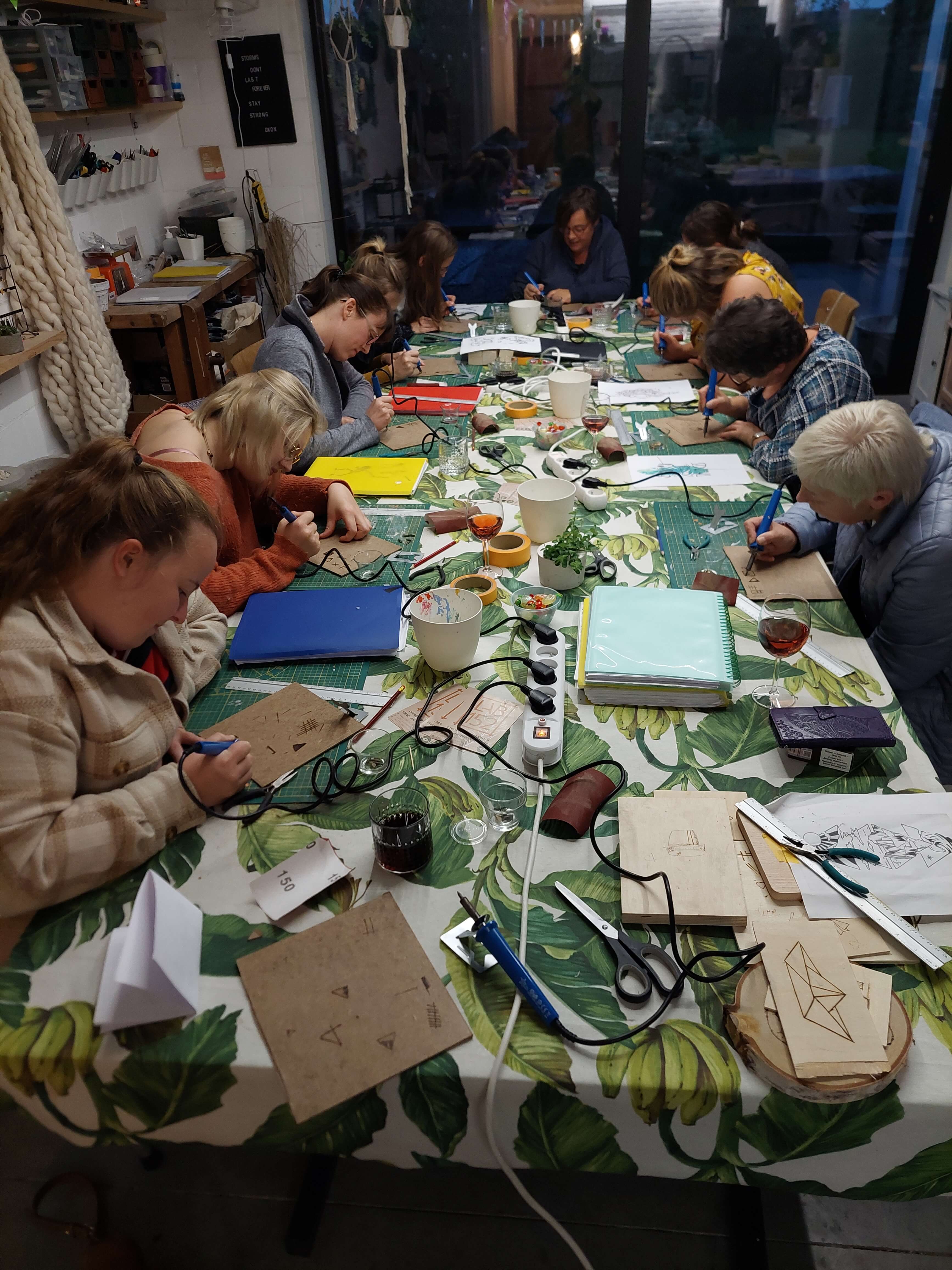 Pyrografie workshop op hout of lederen schort - Foto