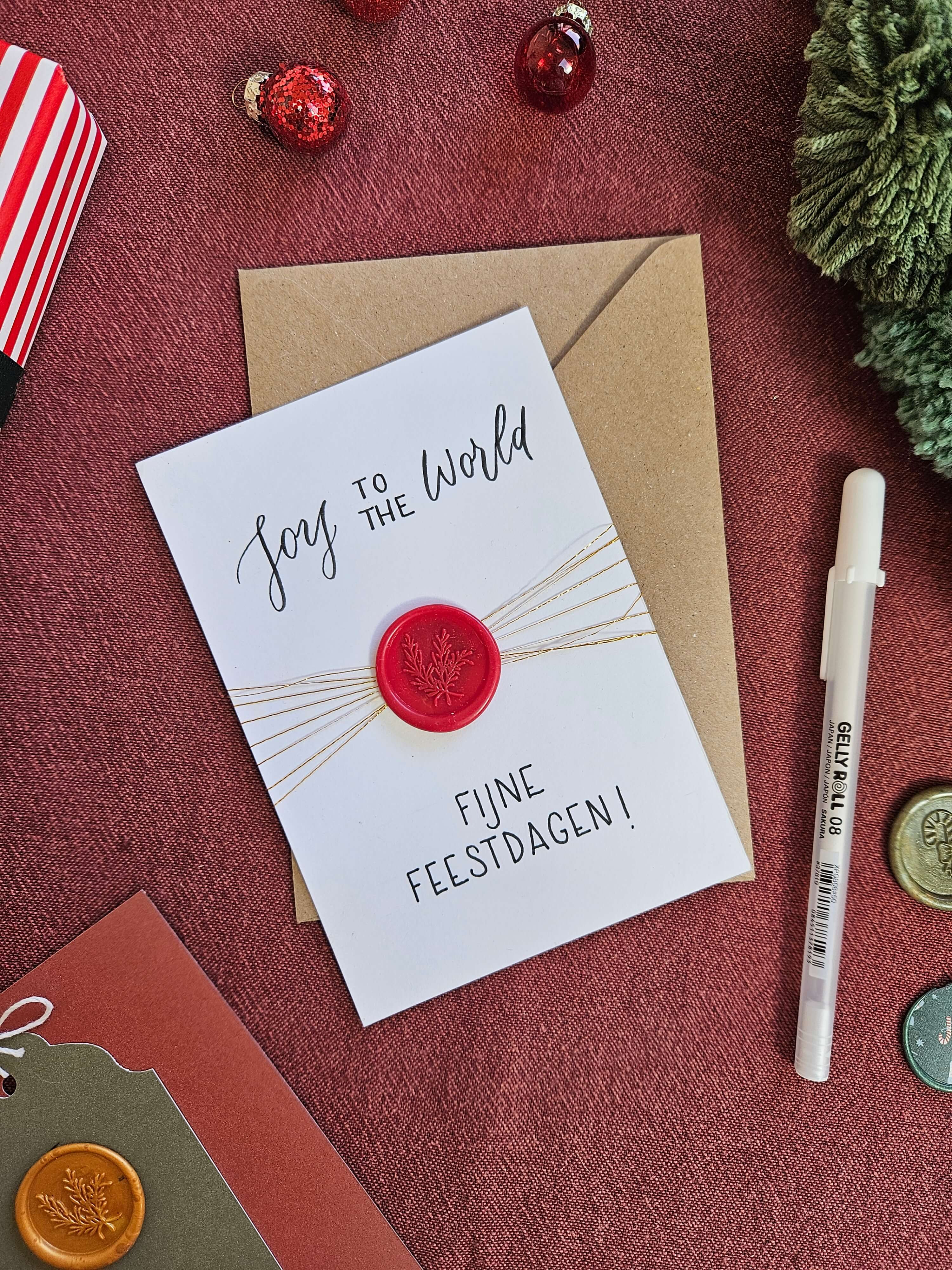 Kerst- en naamkaartjes met washitape en waszegels - Foto