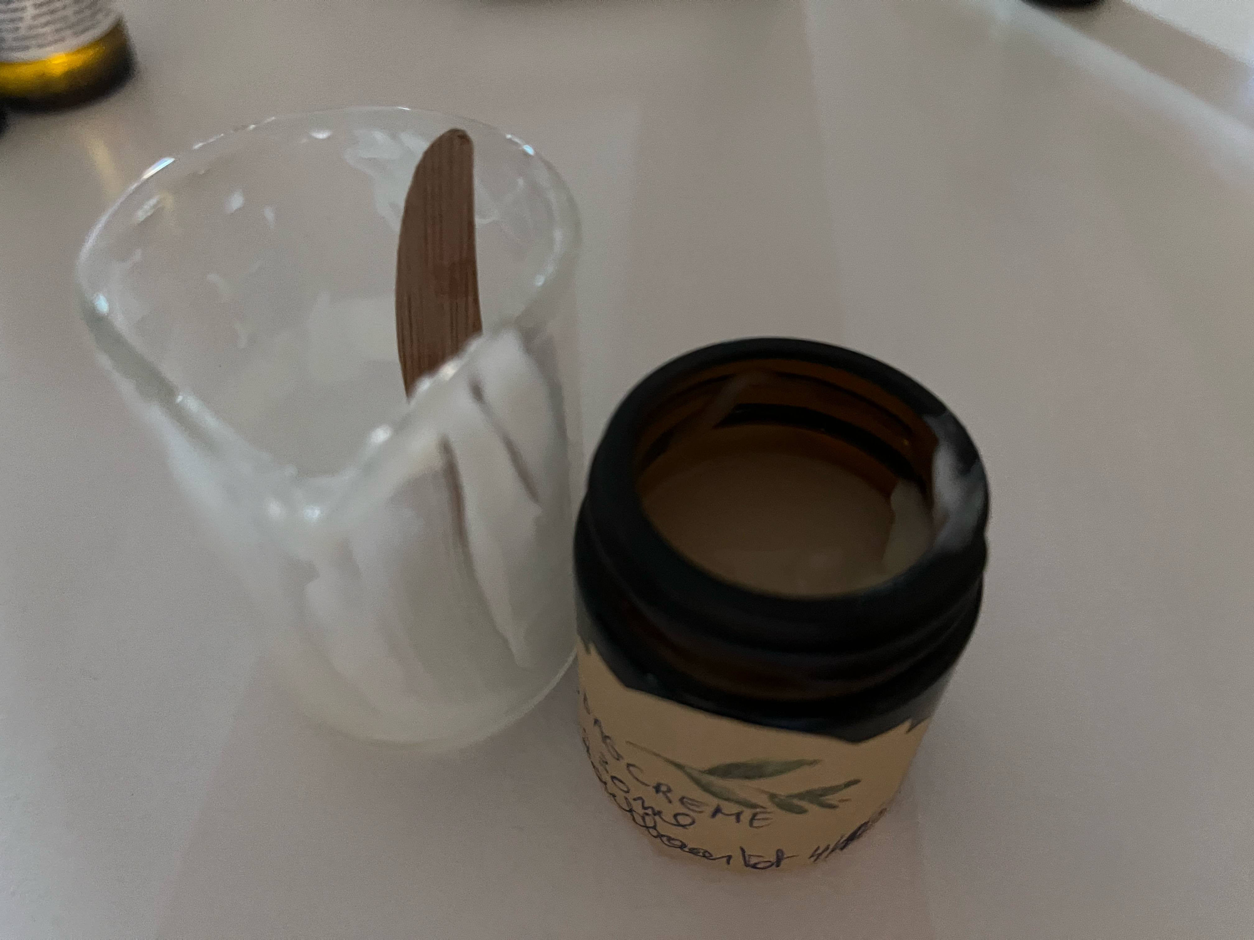 🌿  Ontdek de Geheimen van Jouw Huid en bereidt een dagcrème ofwel nachtcrème ofwel een handcrème volgens je eigen huidtype🌿 - Foto