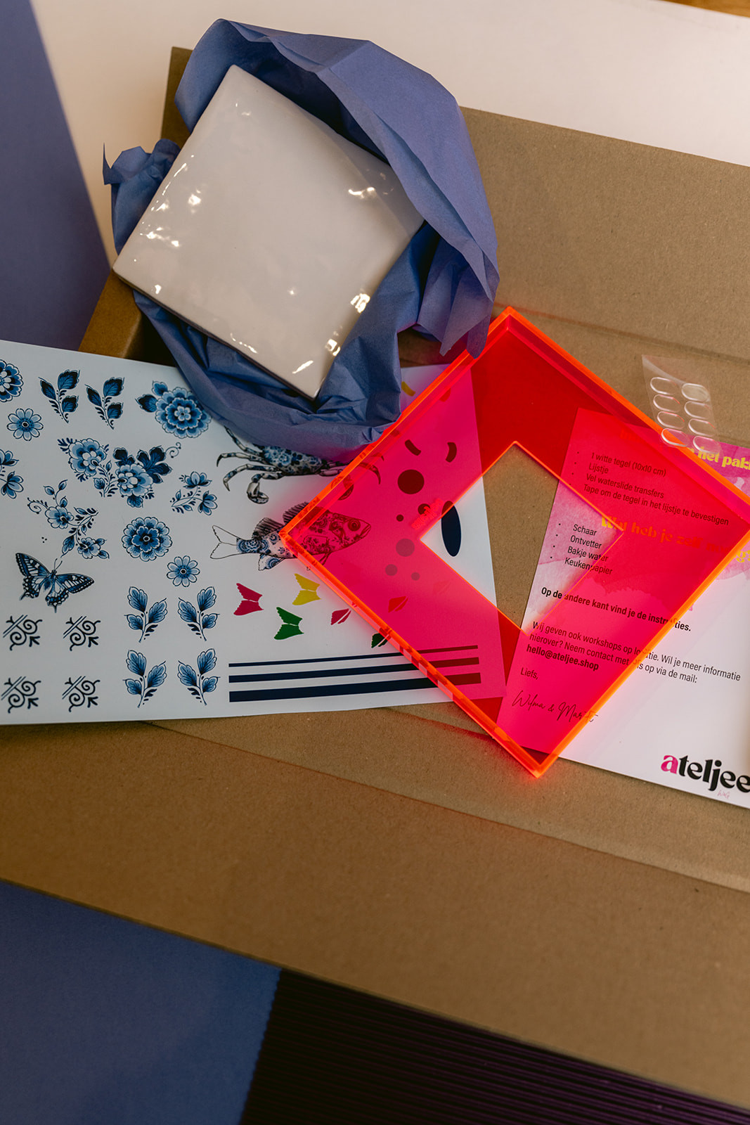 DIY pakket, decoreer je eigen tegel (Delfts blauw) - Foto