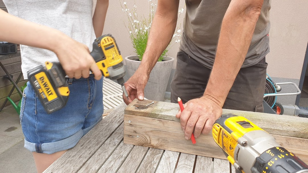 Eekhoorn voederkastje maken - Foto