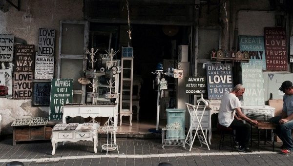 Meubel pimpen: Snuistertour: Zoektocht naar het ideale pimpmeubel - Workshop - Foto