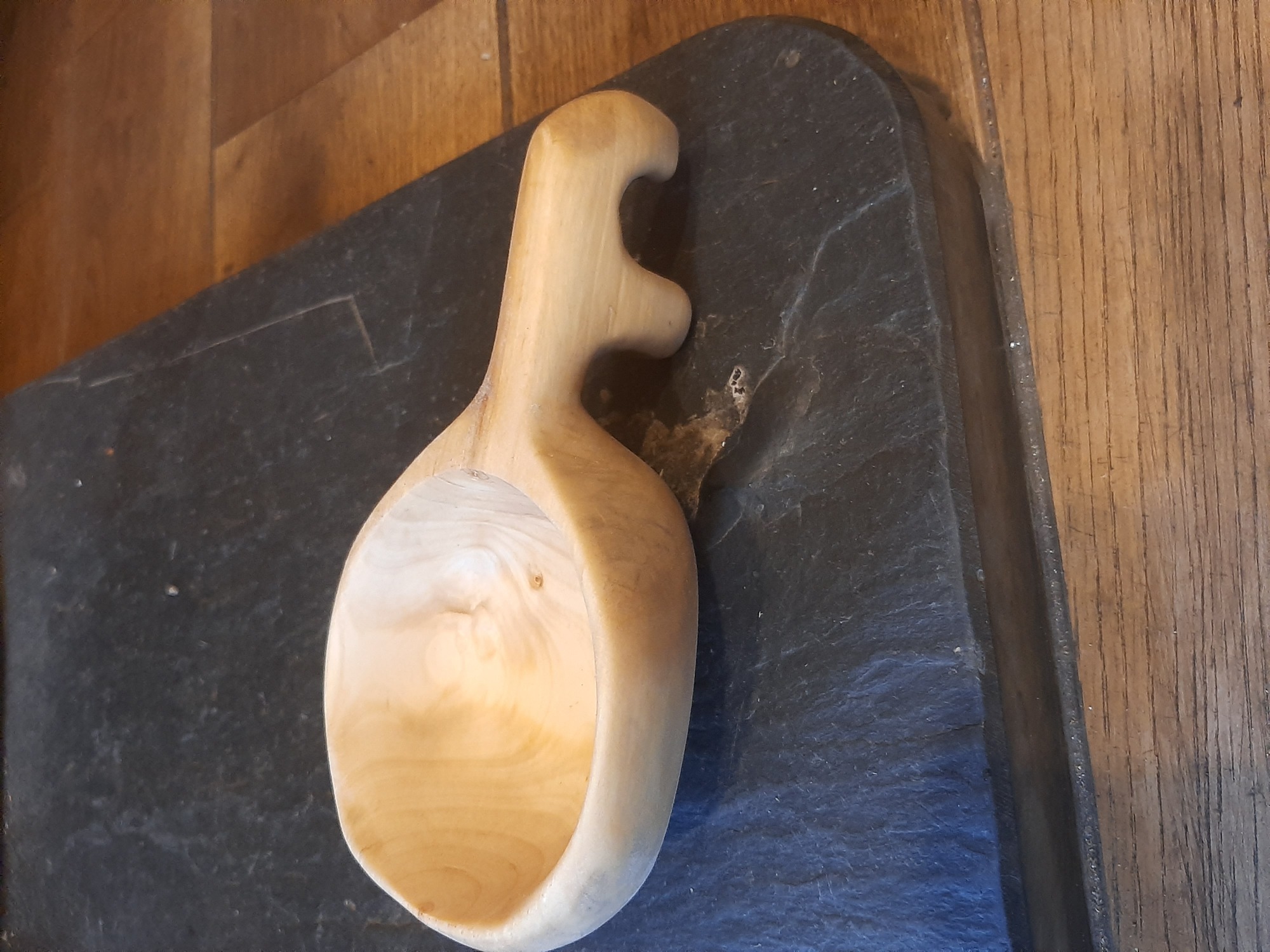 workshop scandinavische beker (kuksa) snijden - Foto