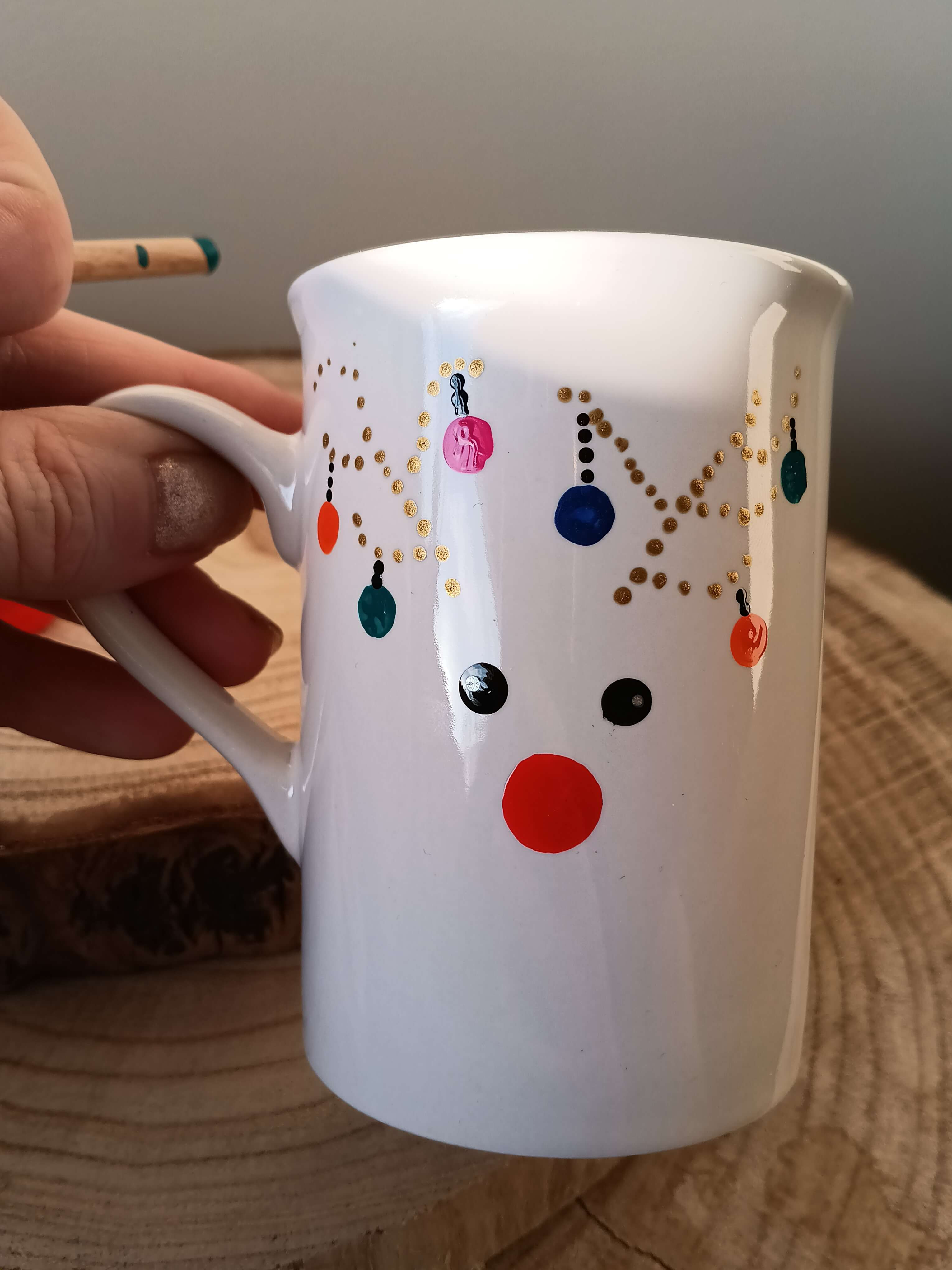 DOT Painting: Kerstige stipkunst op porselein @Libelle winterfair - 13/11 om 16u45 - Foto