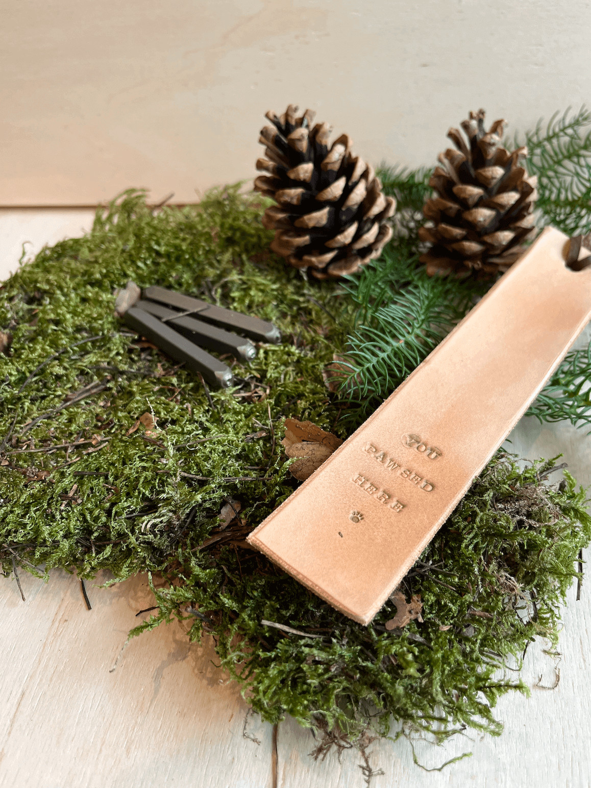 Lederen boekenlegger "Stempelen" @Libelle Winterfair - 13/11/2025 om 12u30 - Foto