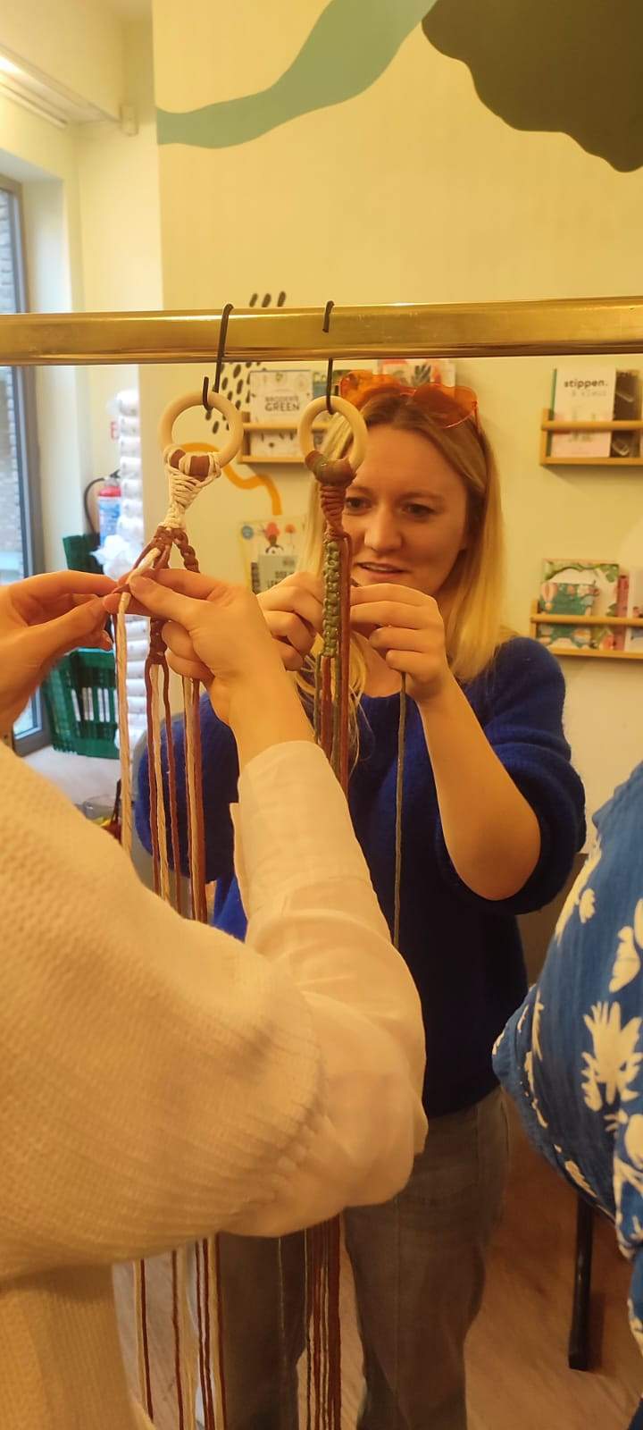 Van touw tot wauw! Workshop macramé plantenhanger - Foto