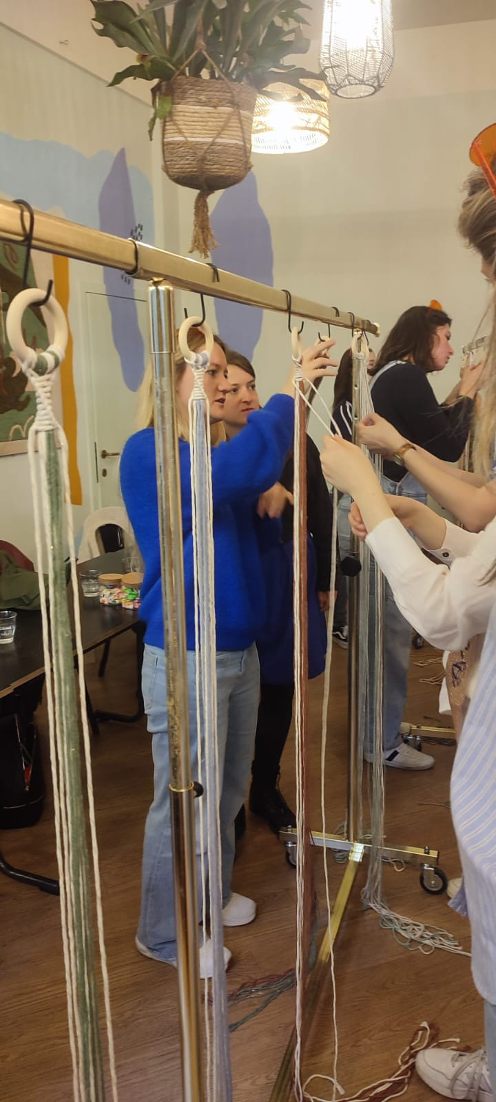 Van touw tot wauw! Workshop macramé plantenhanger - Foto