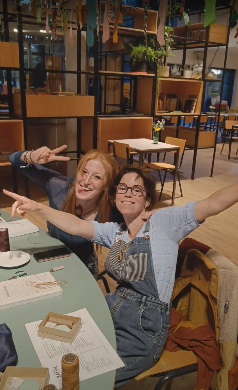 Macrame armband of ring met edelsteen - Foto