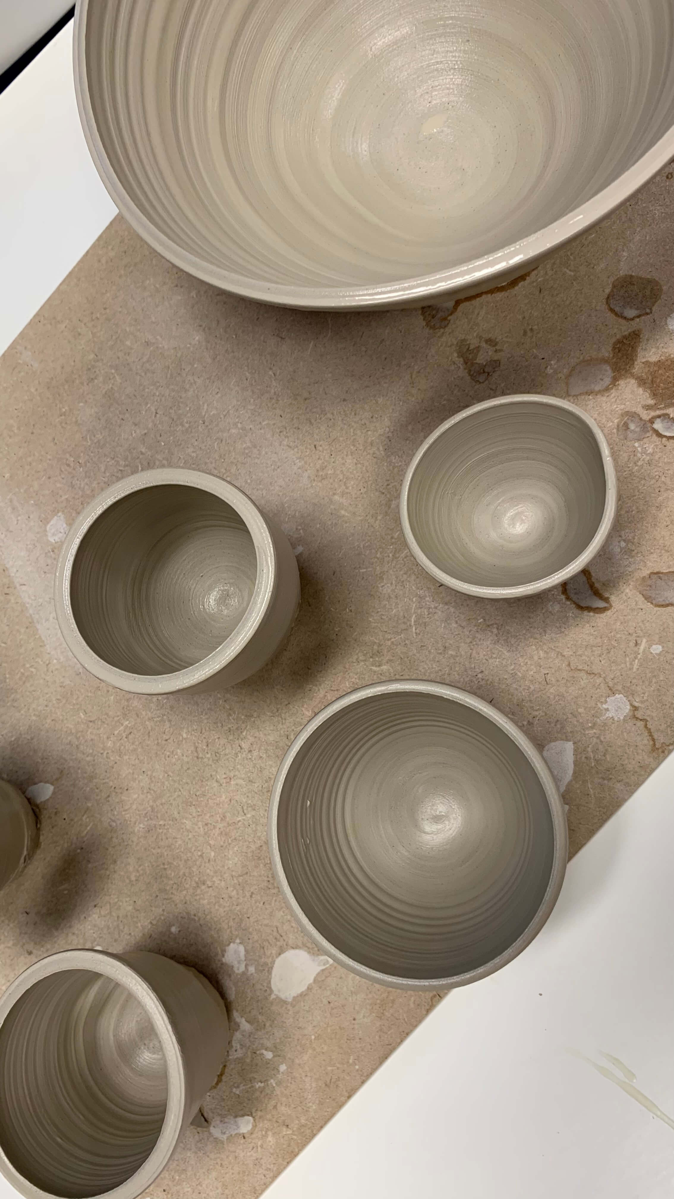 Workshop initiatie pottenbakken: eerste stappen aan de draaischijf - Foto