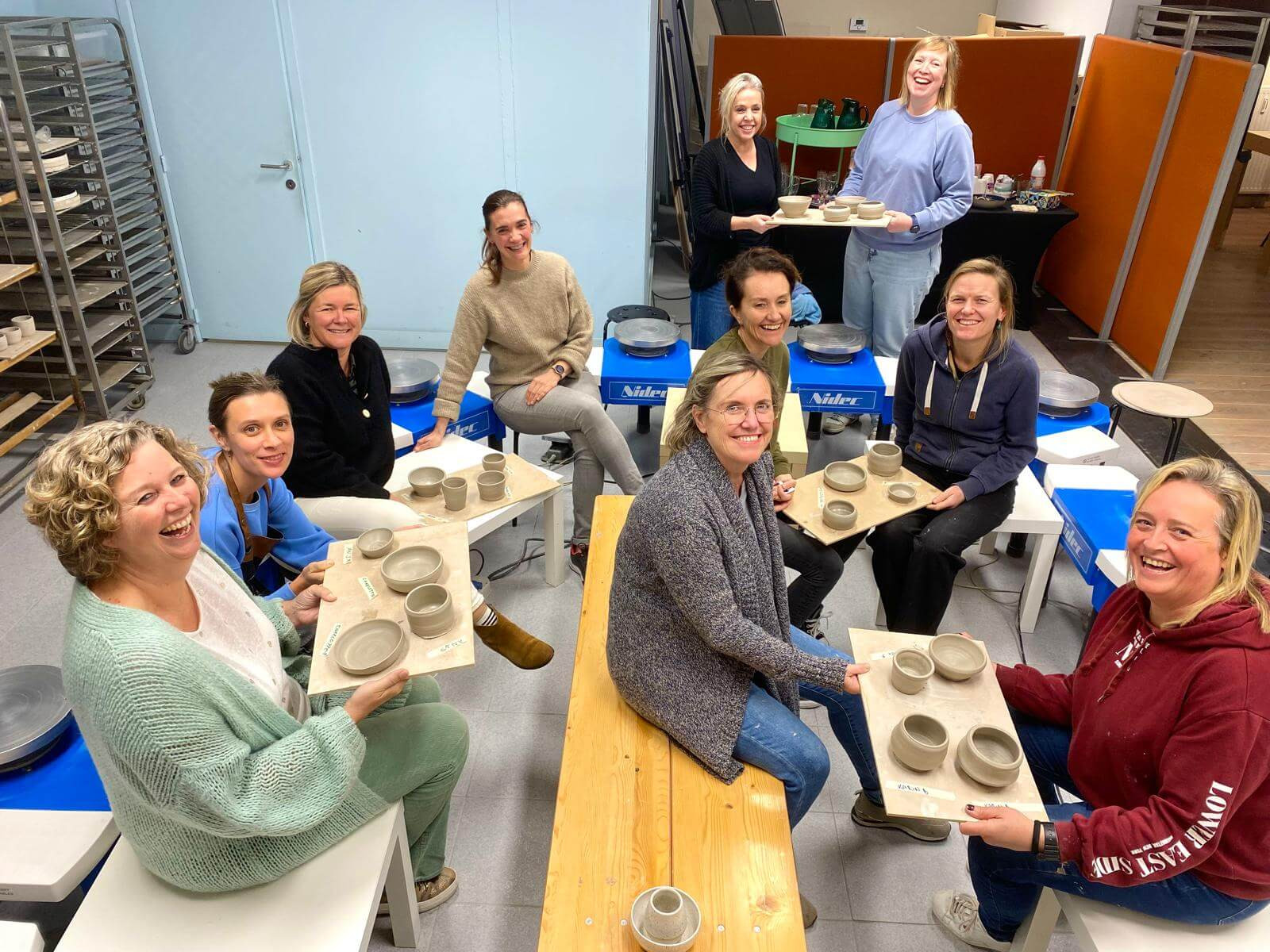 Teambuilding keramiek: inititatie aan de draaischijf - Foto