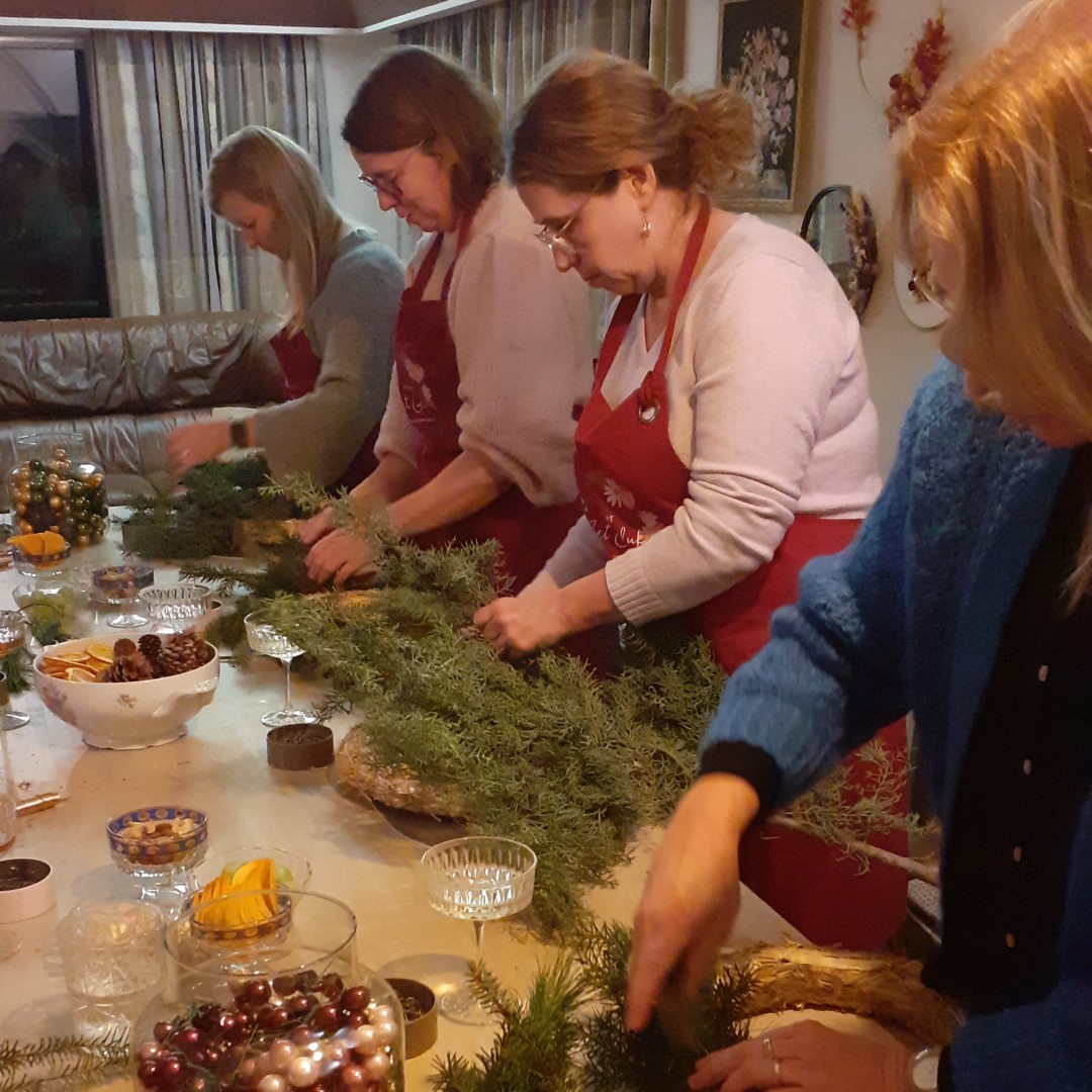 Workshop Flowerhoop met kerstlichtjes - Foto
