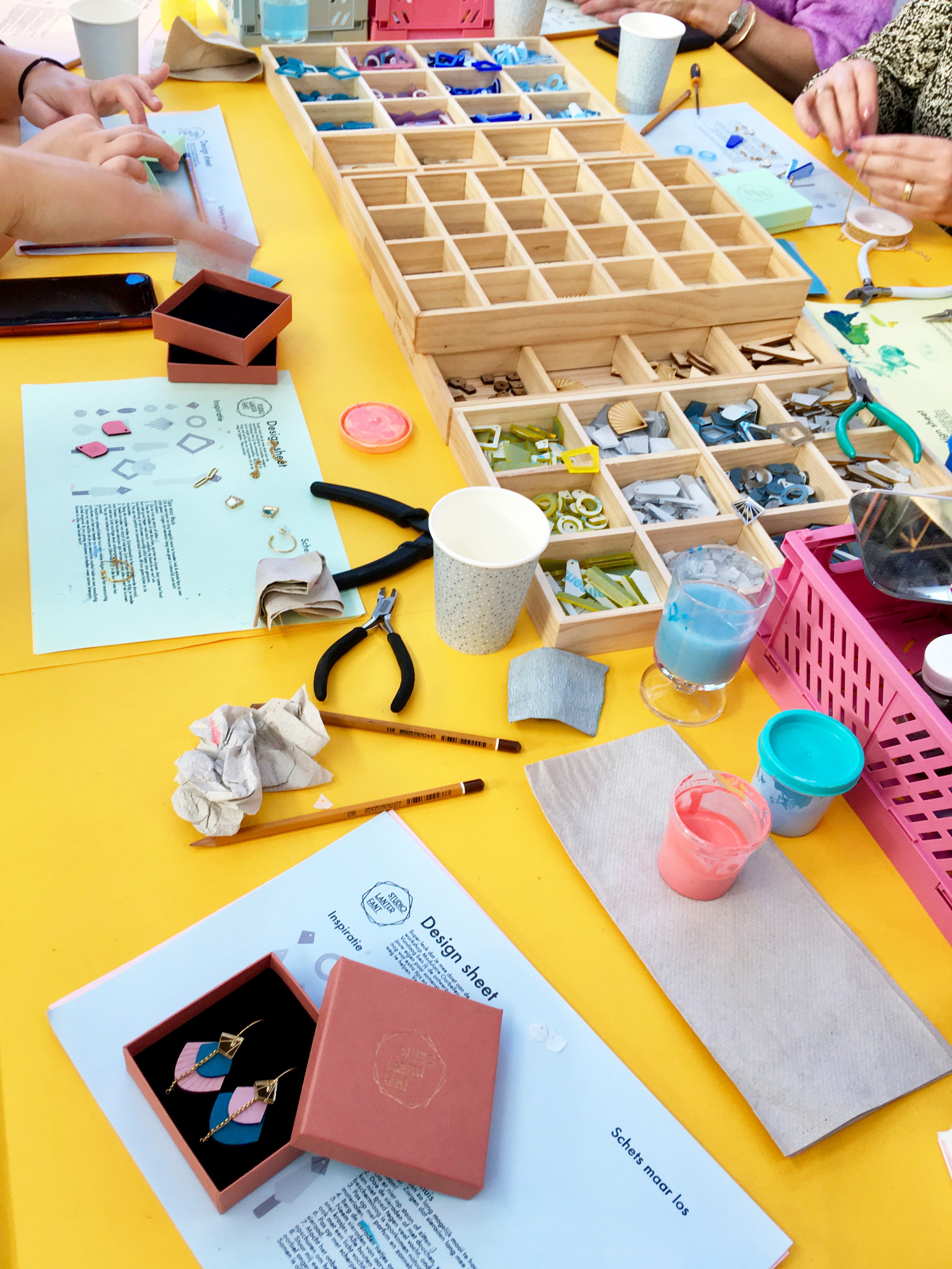 Creatieve Workshop: Mix & Match Oorbellen of ketting maken - Foto