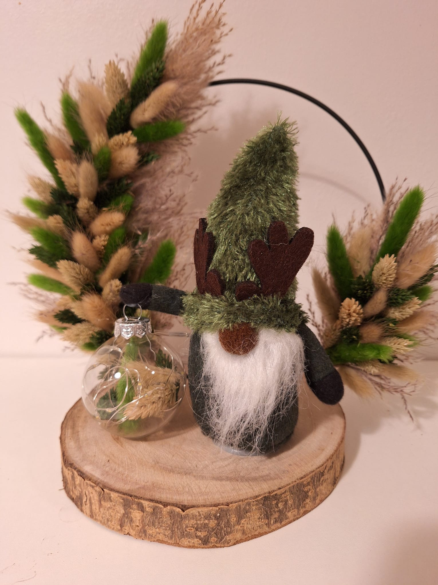 Kerststuk met flowerhoop - Foto