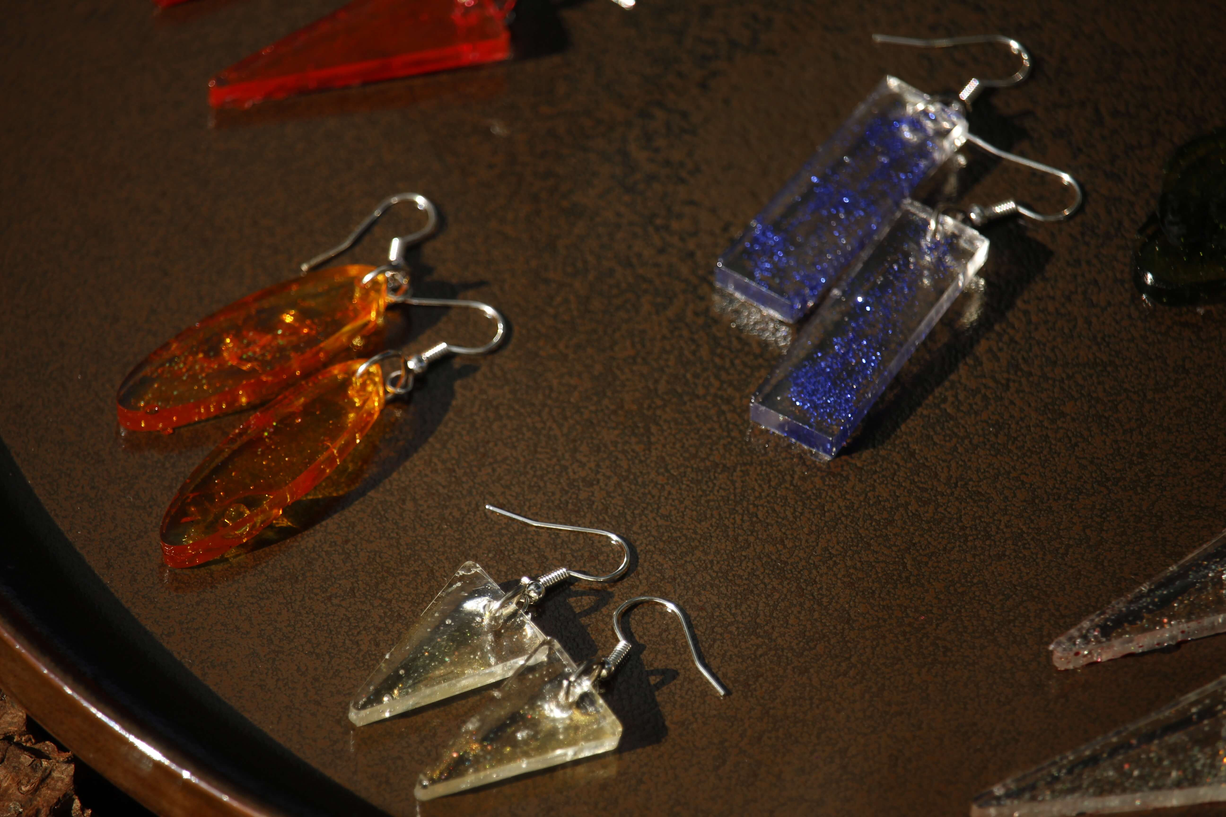 epoxy huurbox oorbellen - Foto