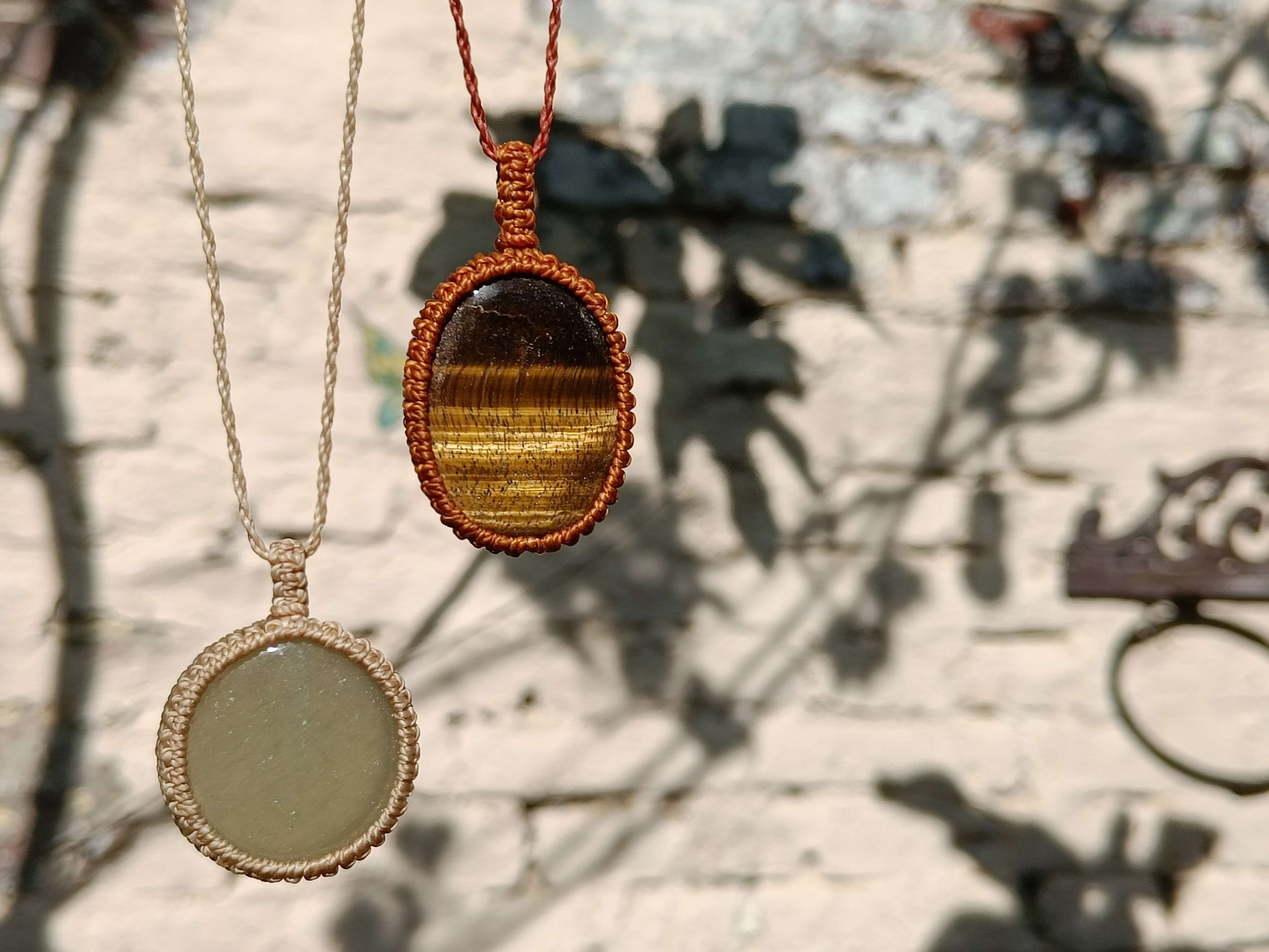 Macrame ketting met edelsteen - Foto