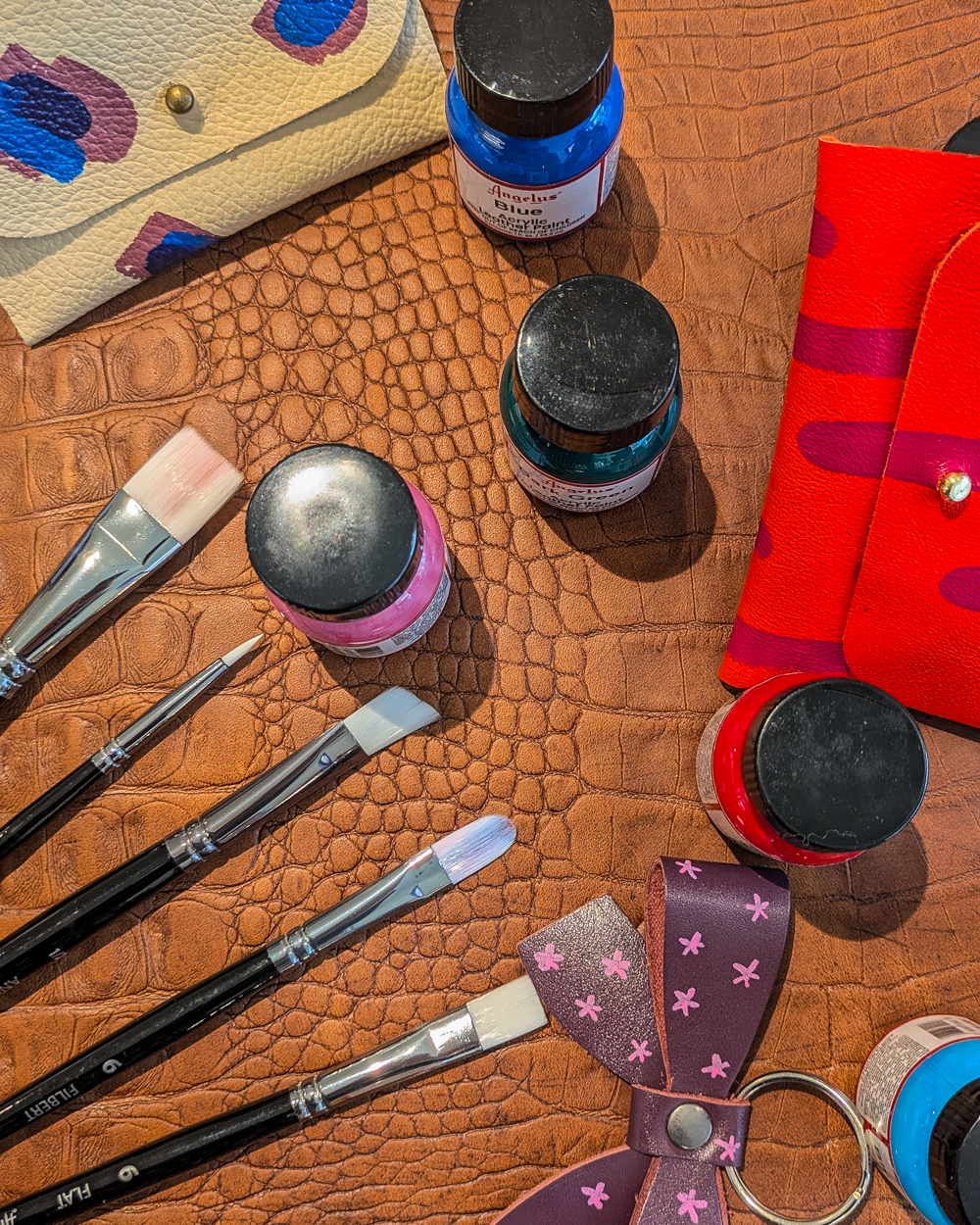 Leather paint & bites - Foto