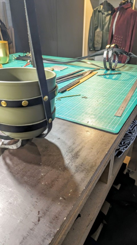 Plantenhanger in leer - Foto