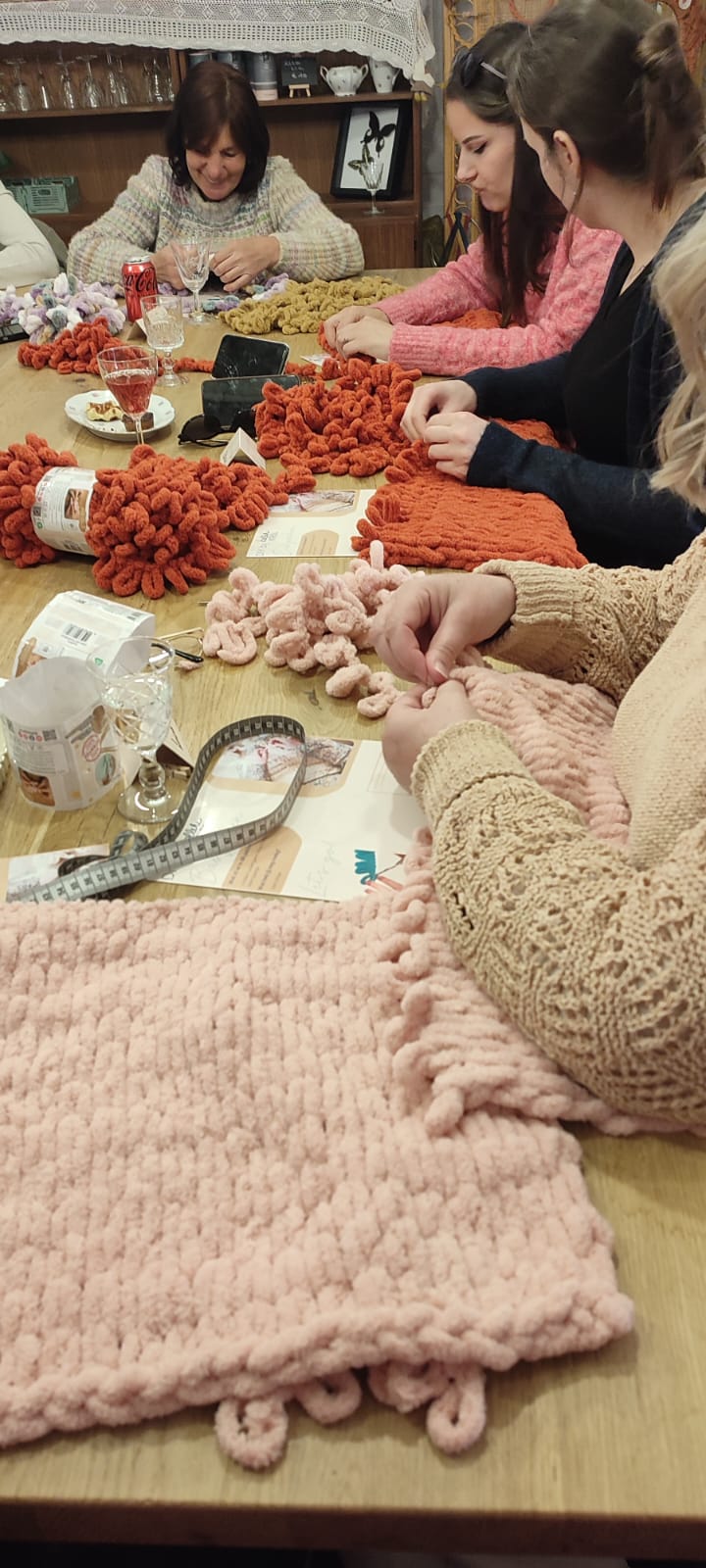 Workshop Handbreien met Puffy Lussenwol – Zachte creaties met je eigen handen - Foto