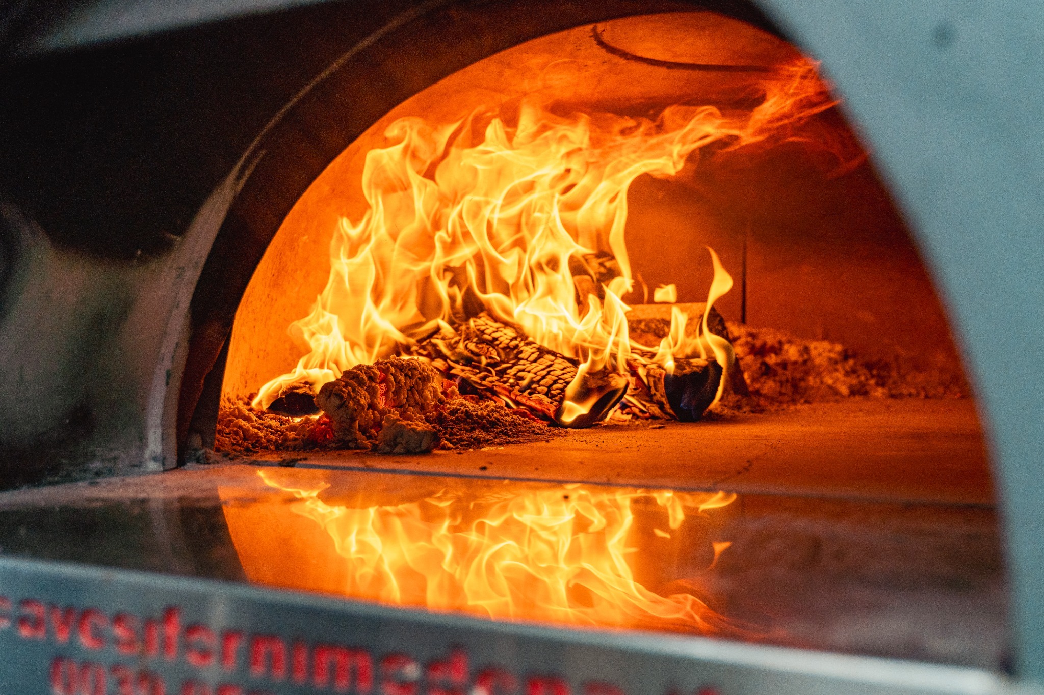 Workshop Napolitaanse Pizza voor Teams – van deeg tot houtoven (500 °C)