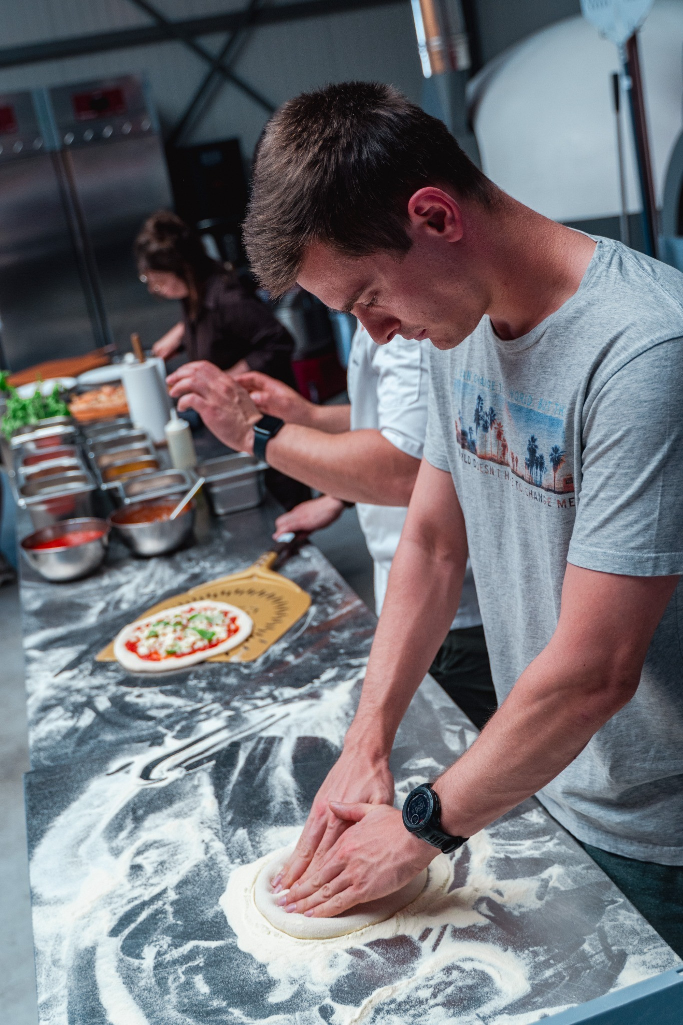 Workshop Napolitaanse Pizza voor Teams – van deeg tot houtoven (500 °C) - Foto
