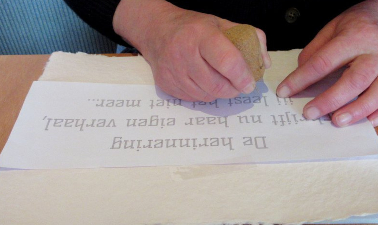 Workshop Haiku borduren, creatieve verbinding met taal en draad. - Foto