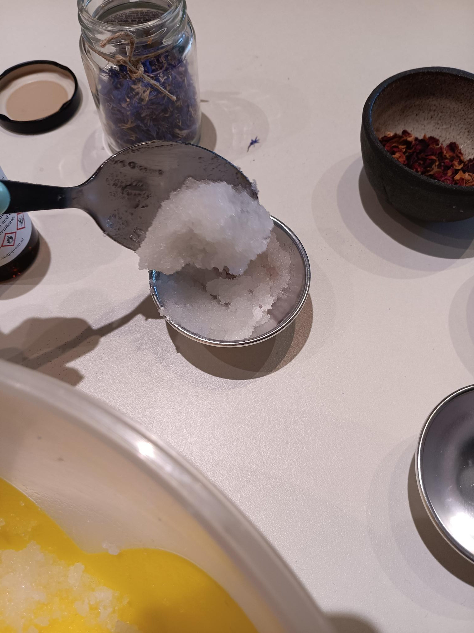 Creatief kinderfeestje Bruisbal en kneedzeep - Foto