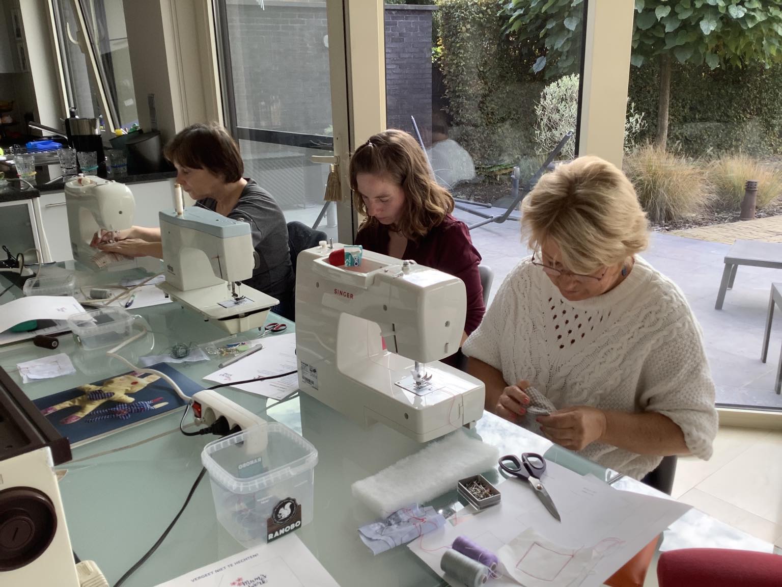 Workshop Naaien voor beginners, leren werken met de naaimachine - Foto